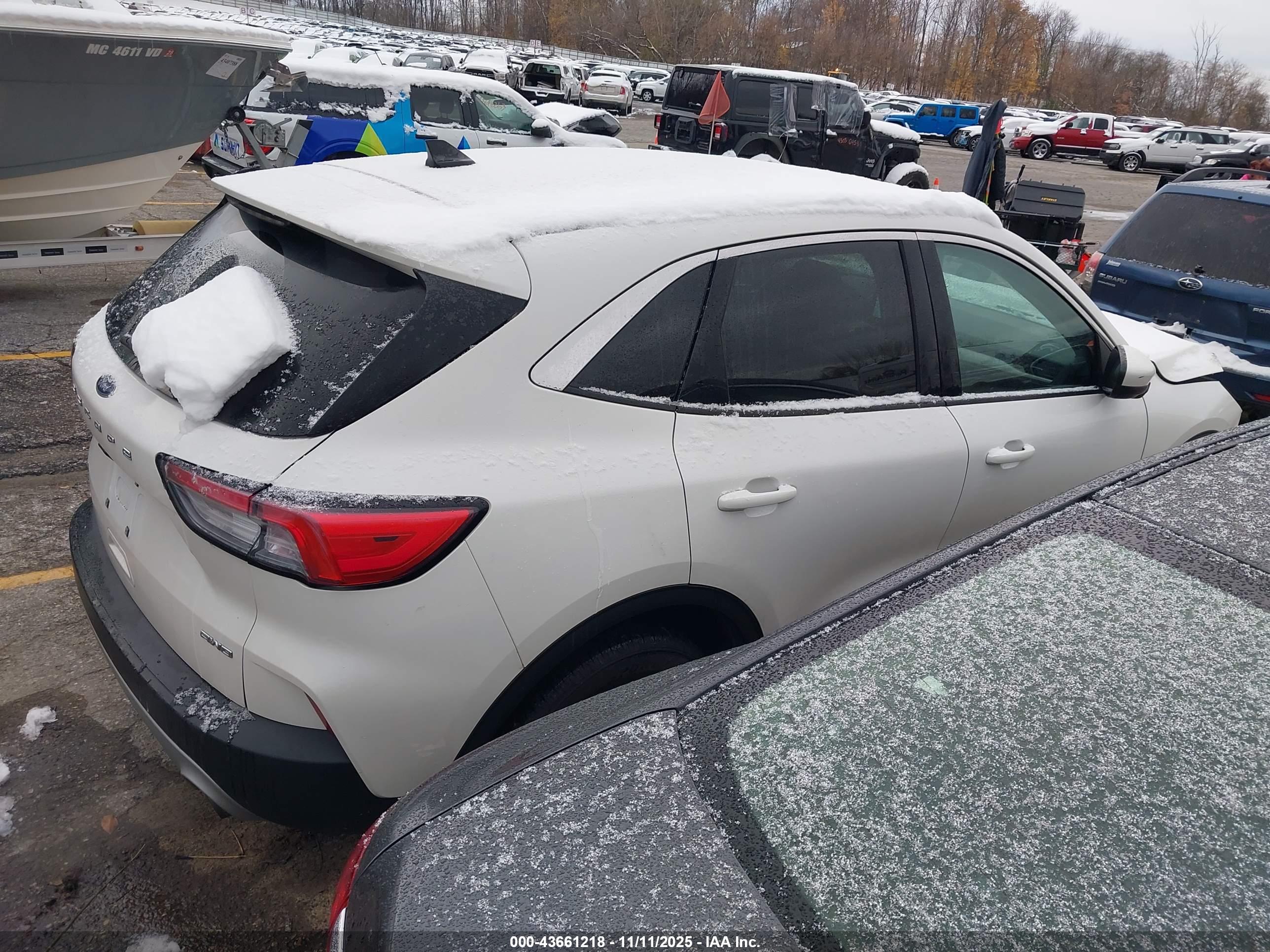 FORD ESCAPE image 4