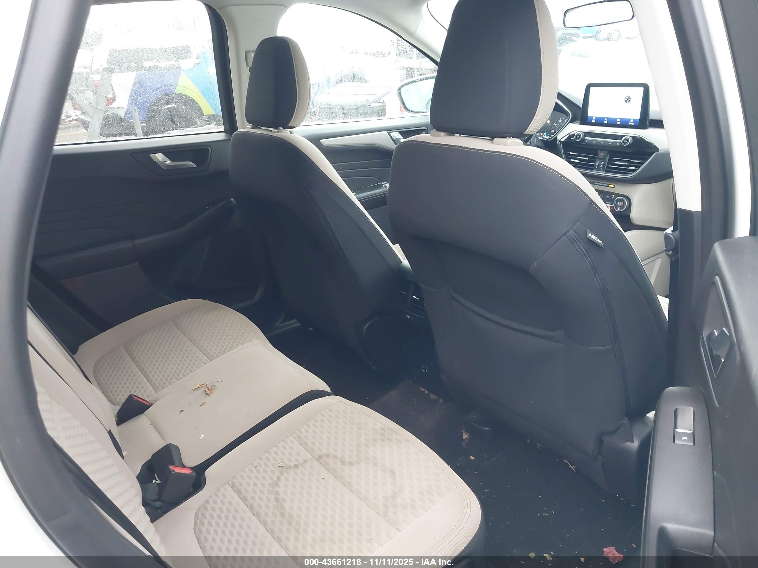 FORD ESCAPE image 8