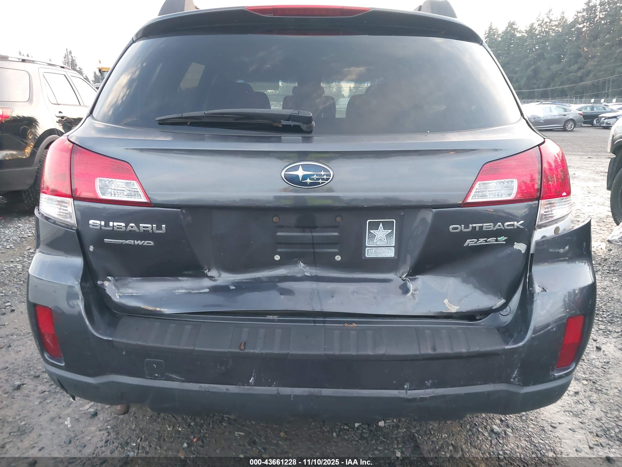 SUBARU OUTBACK image 6