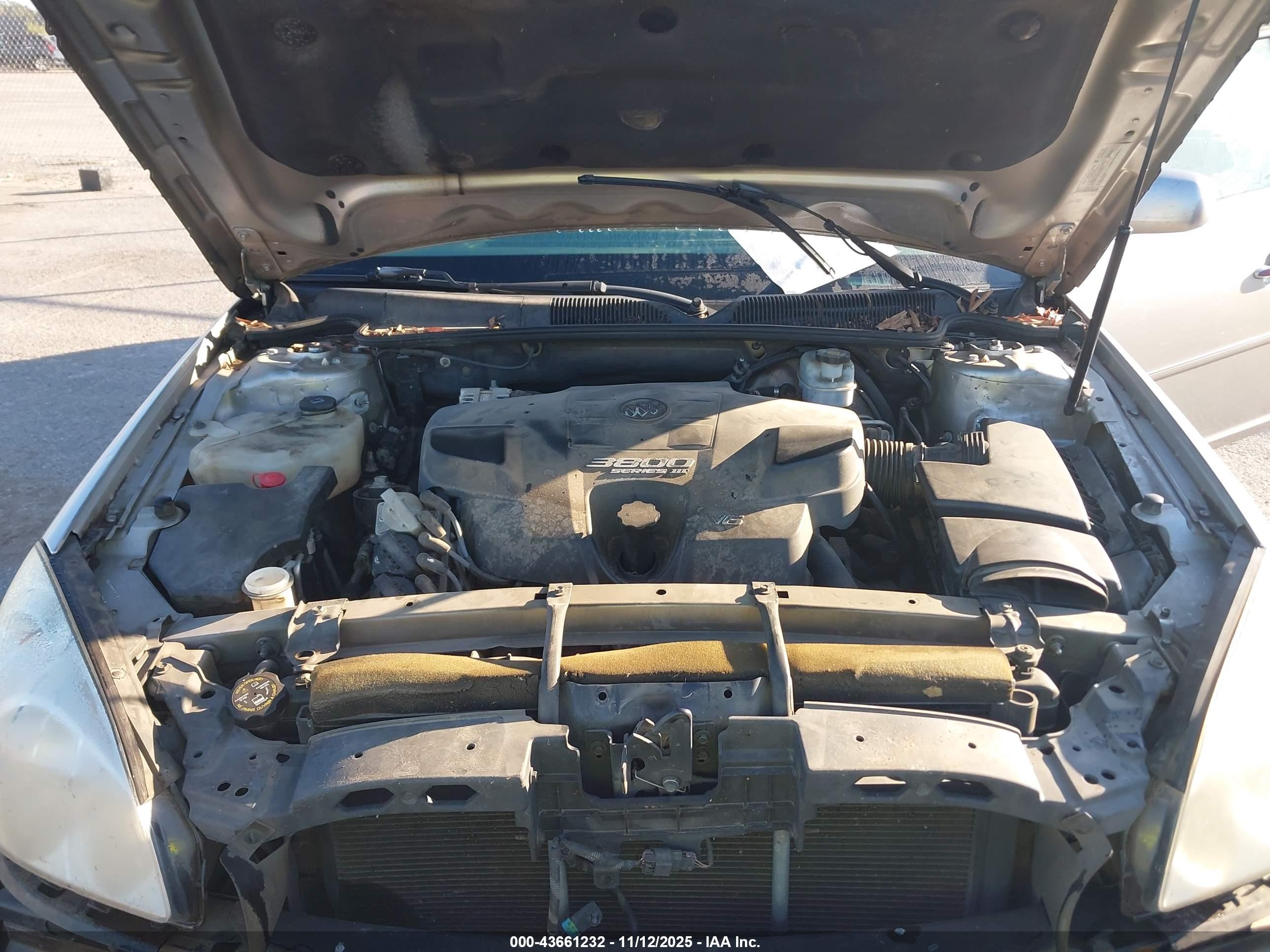 BUICK LUCERNE image 10