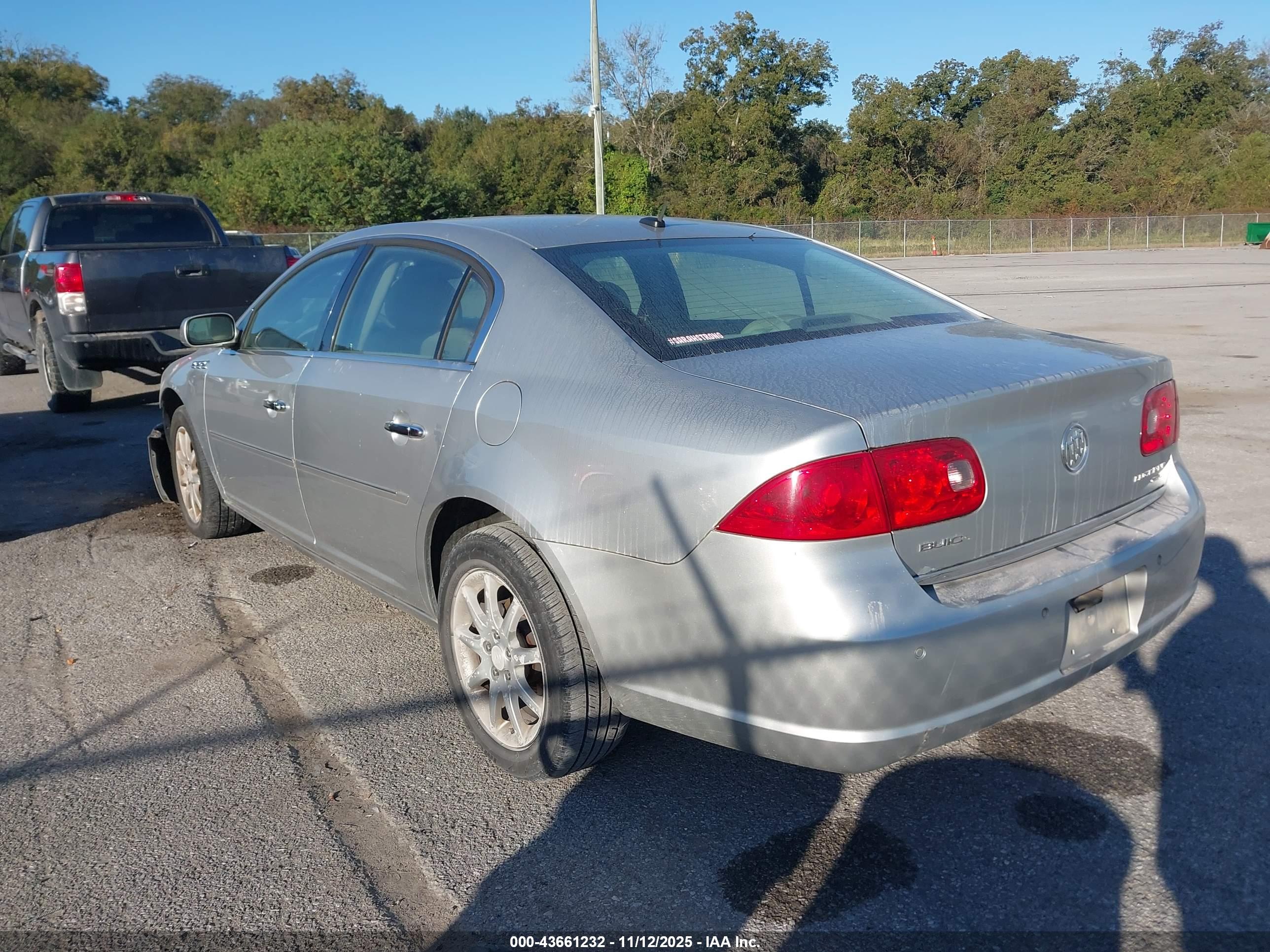 BUICK LUCERNE image 3