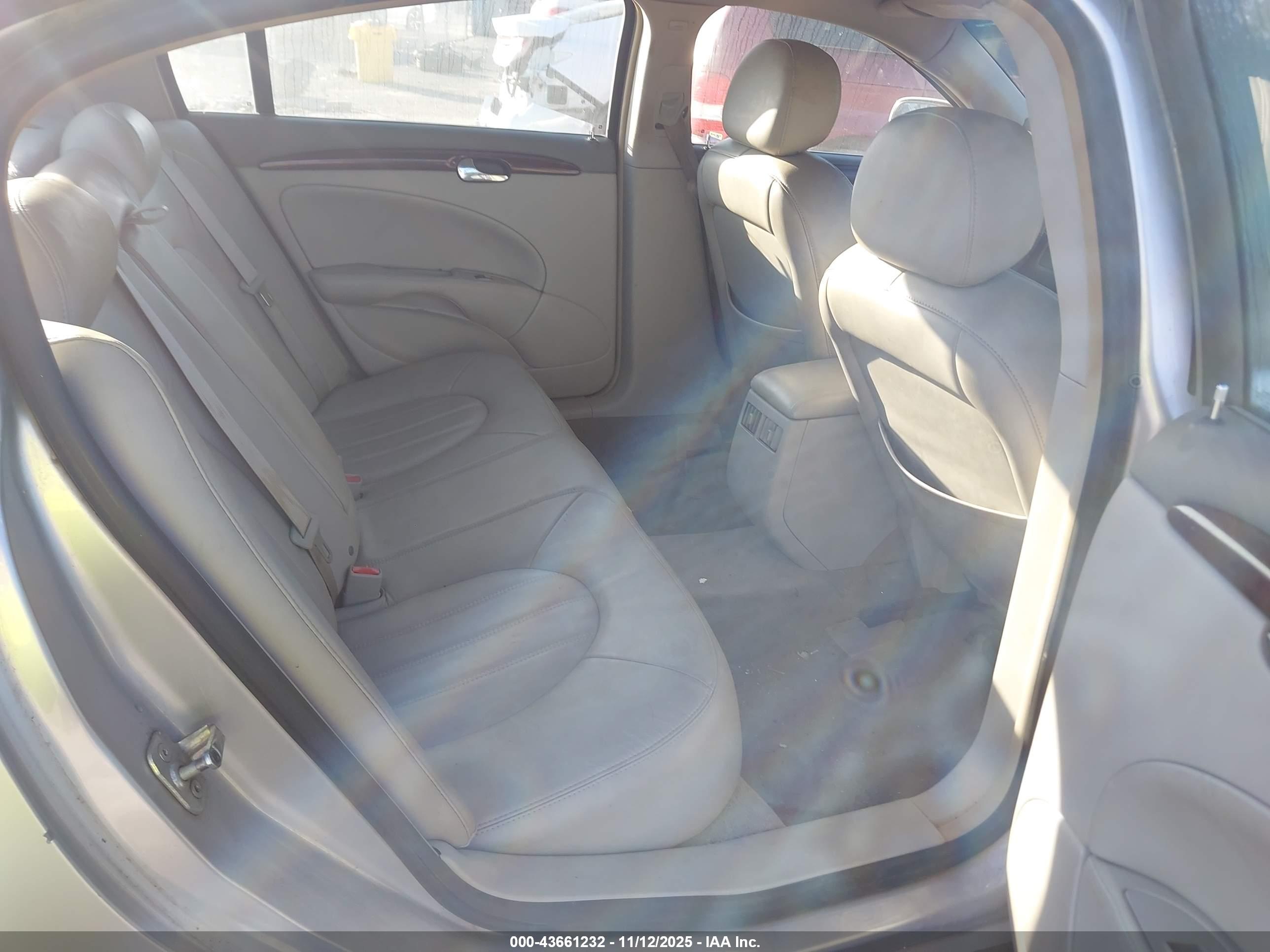 BUICK LUCERNE image 8