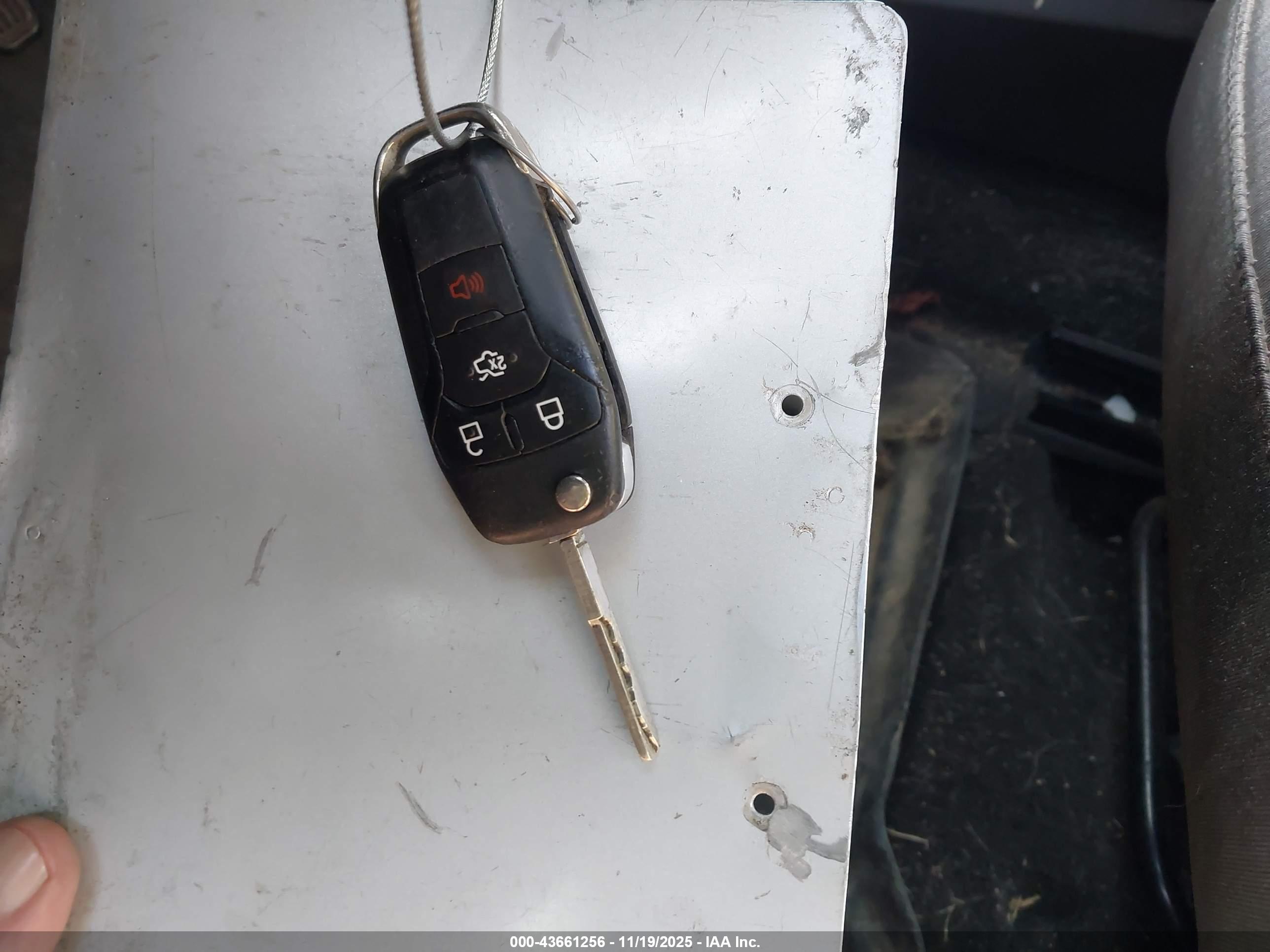 FORD FUSION image 11