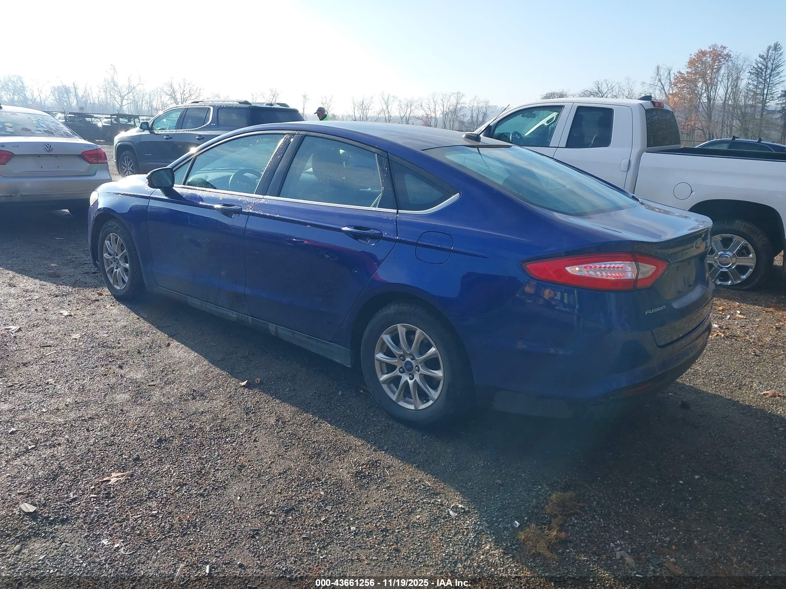FORD FUSION image 3