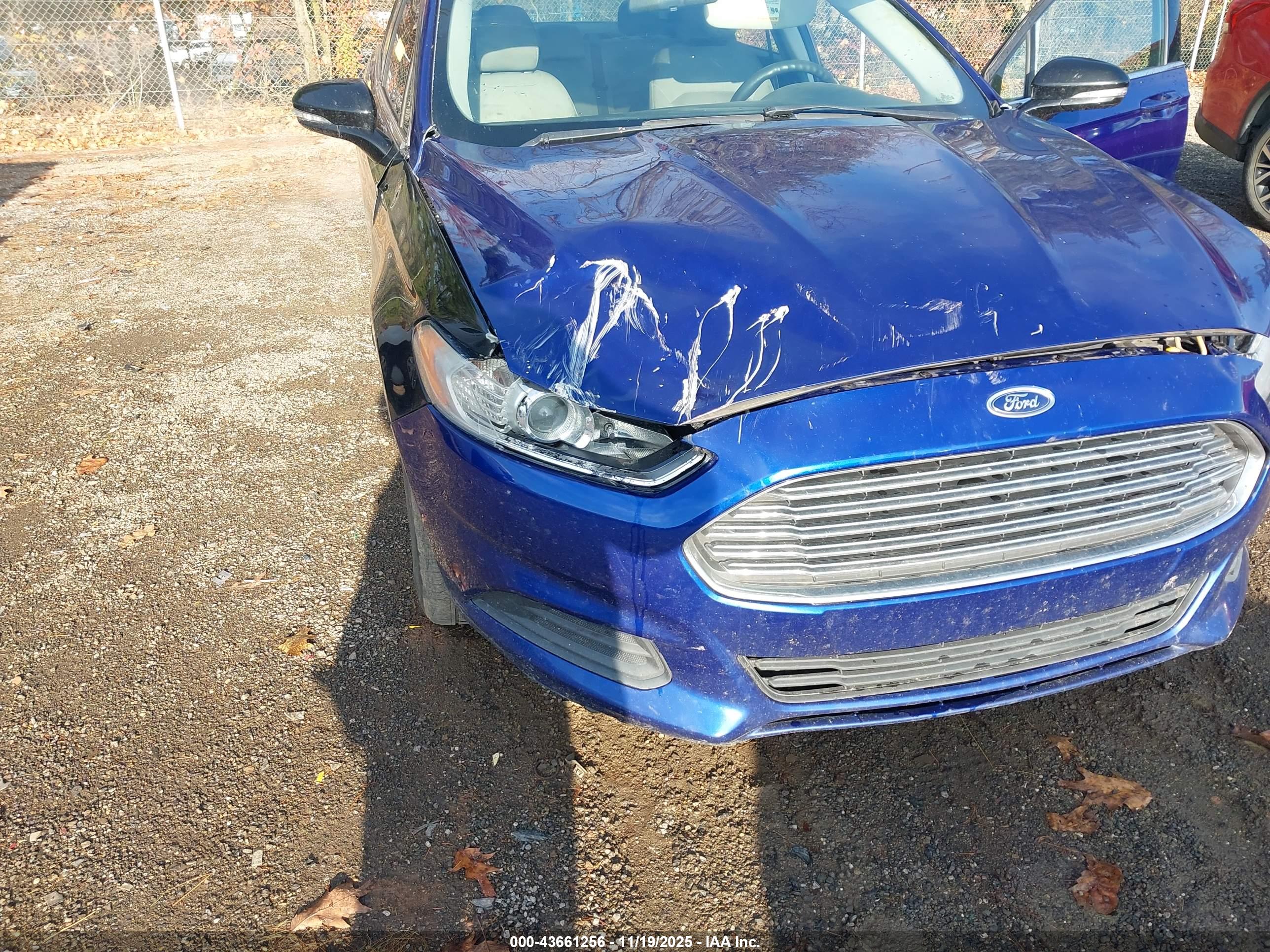 FORD FUSION image 6