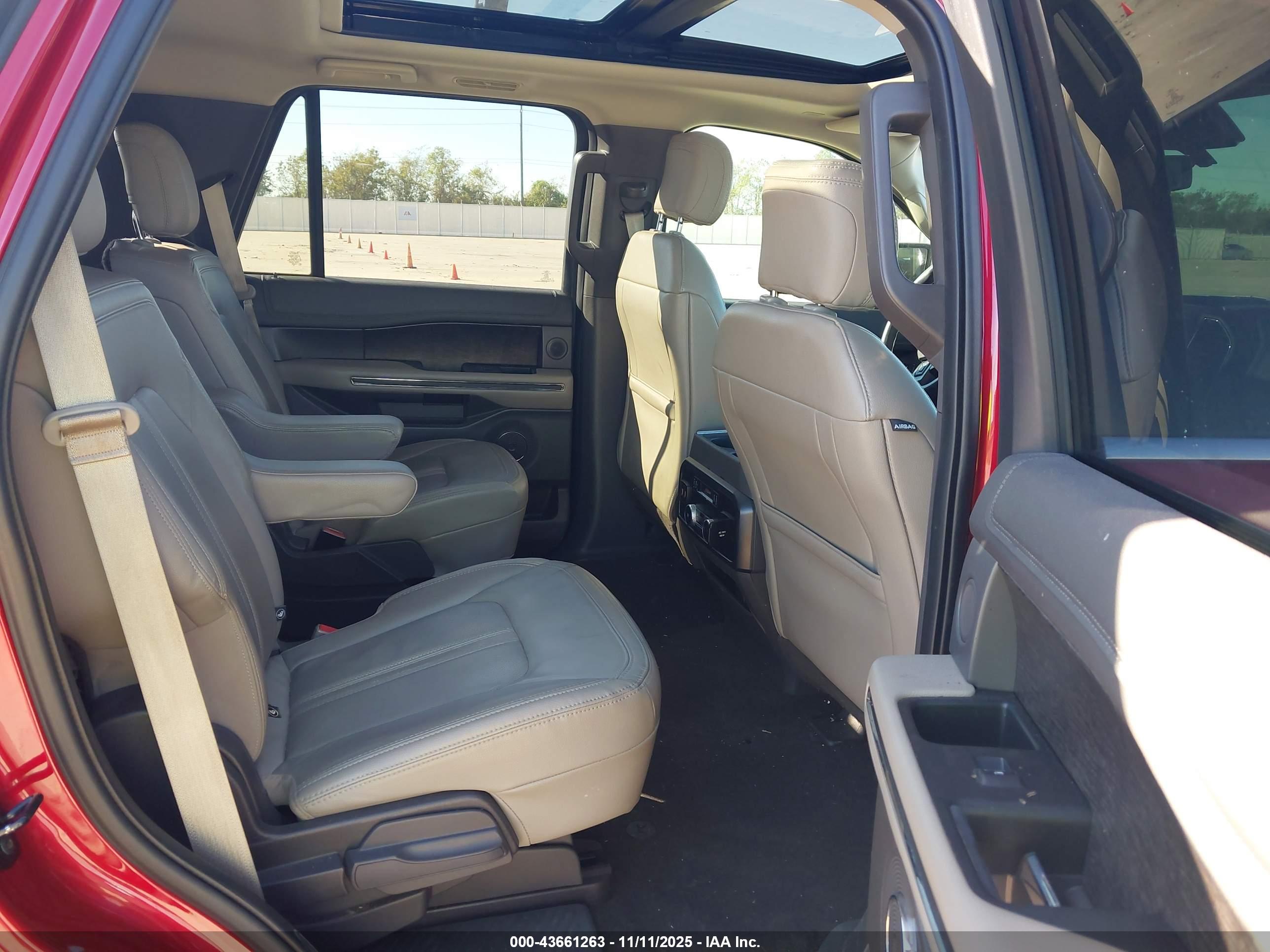 FORD EXPEDITION image 8
