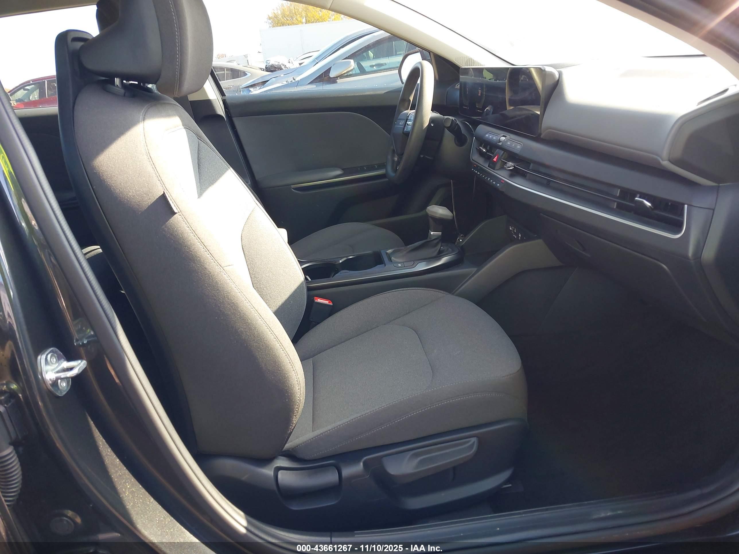 KIA K4 image 5