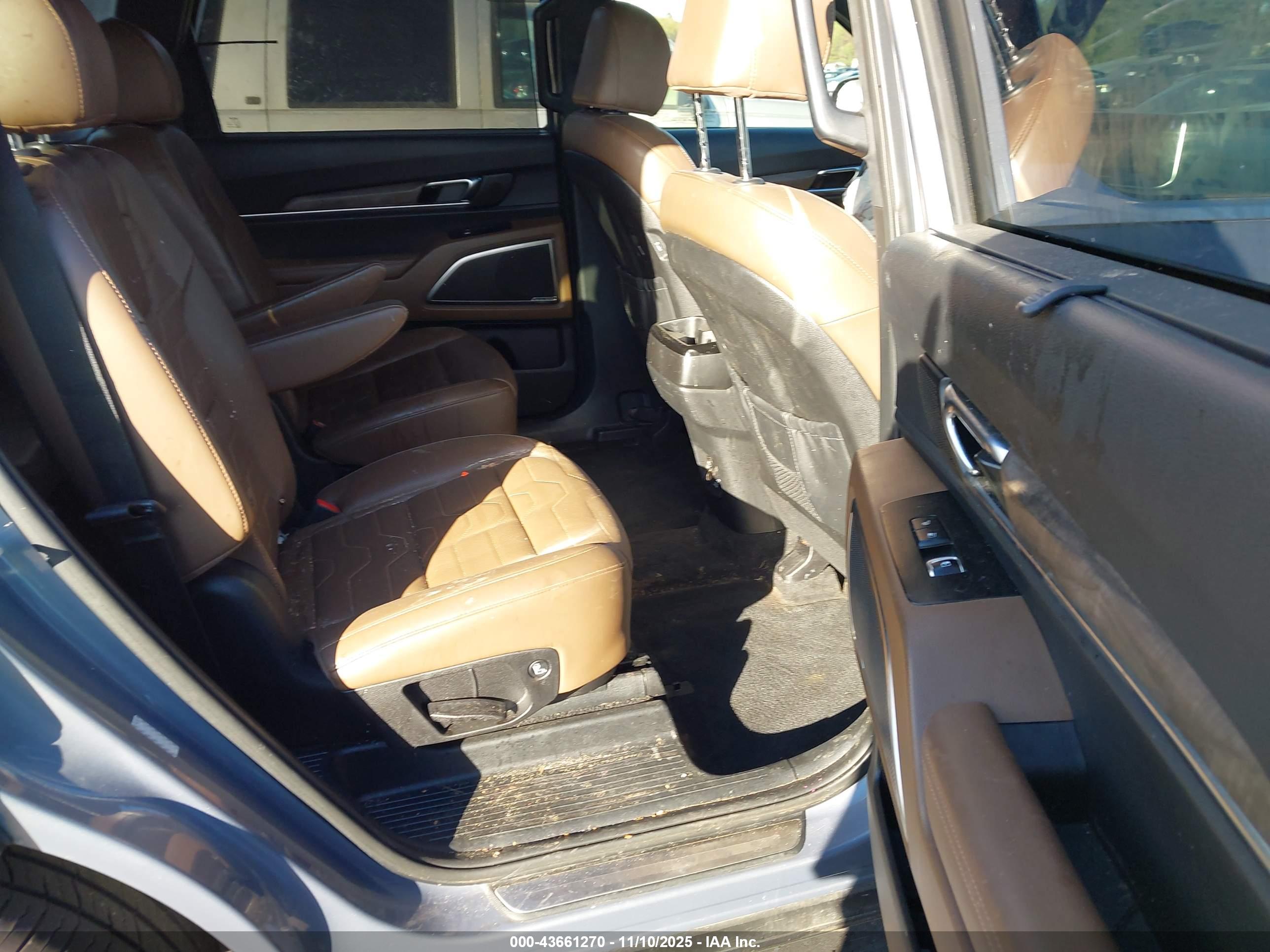KIA TELLURIDE image 8