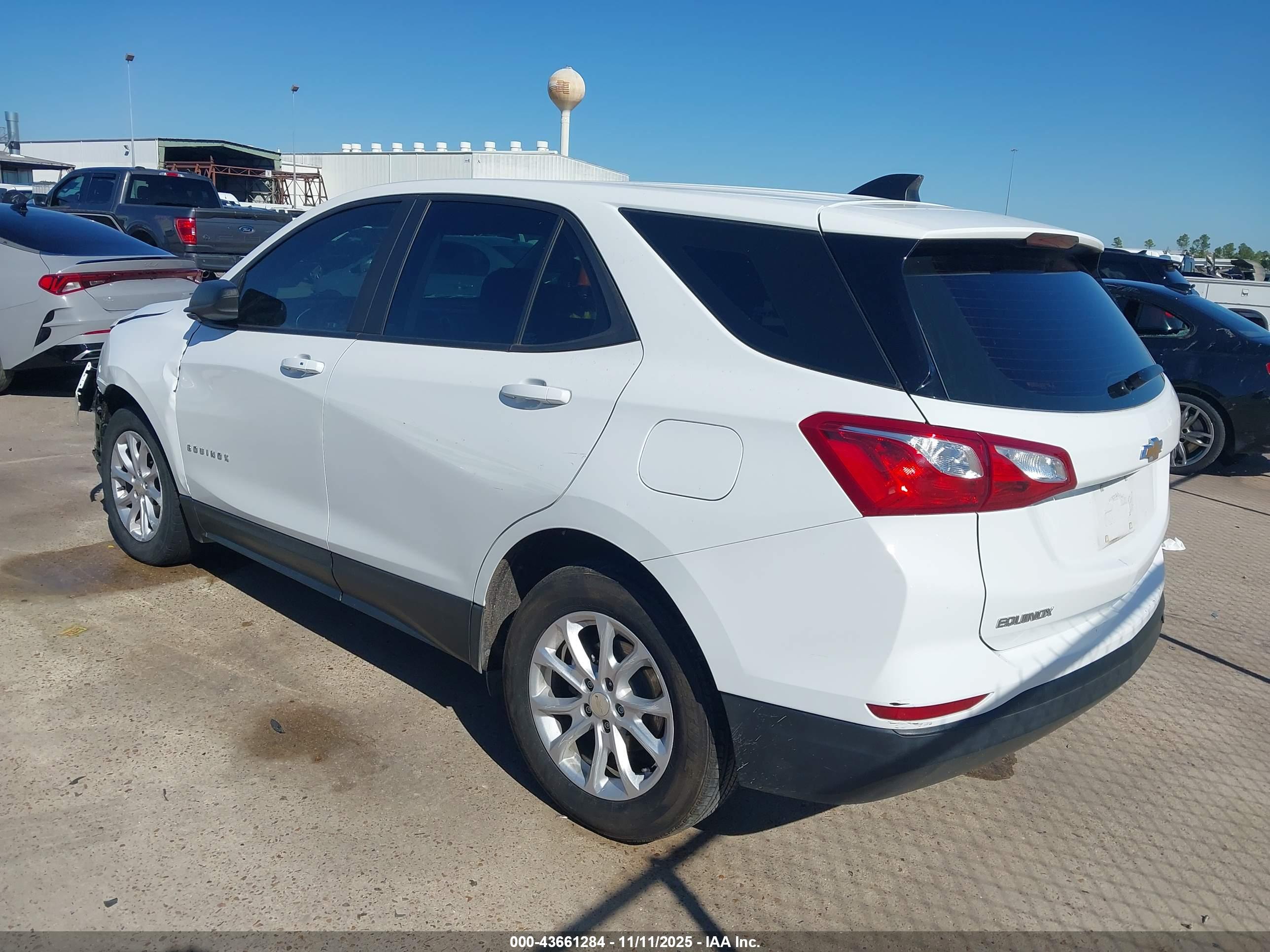 CHEVROLET EQUINOX image 3