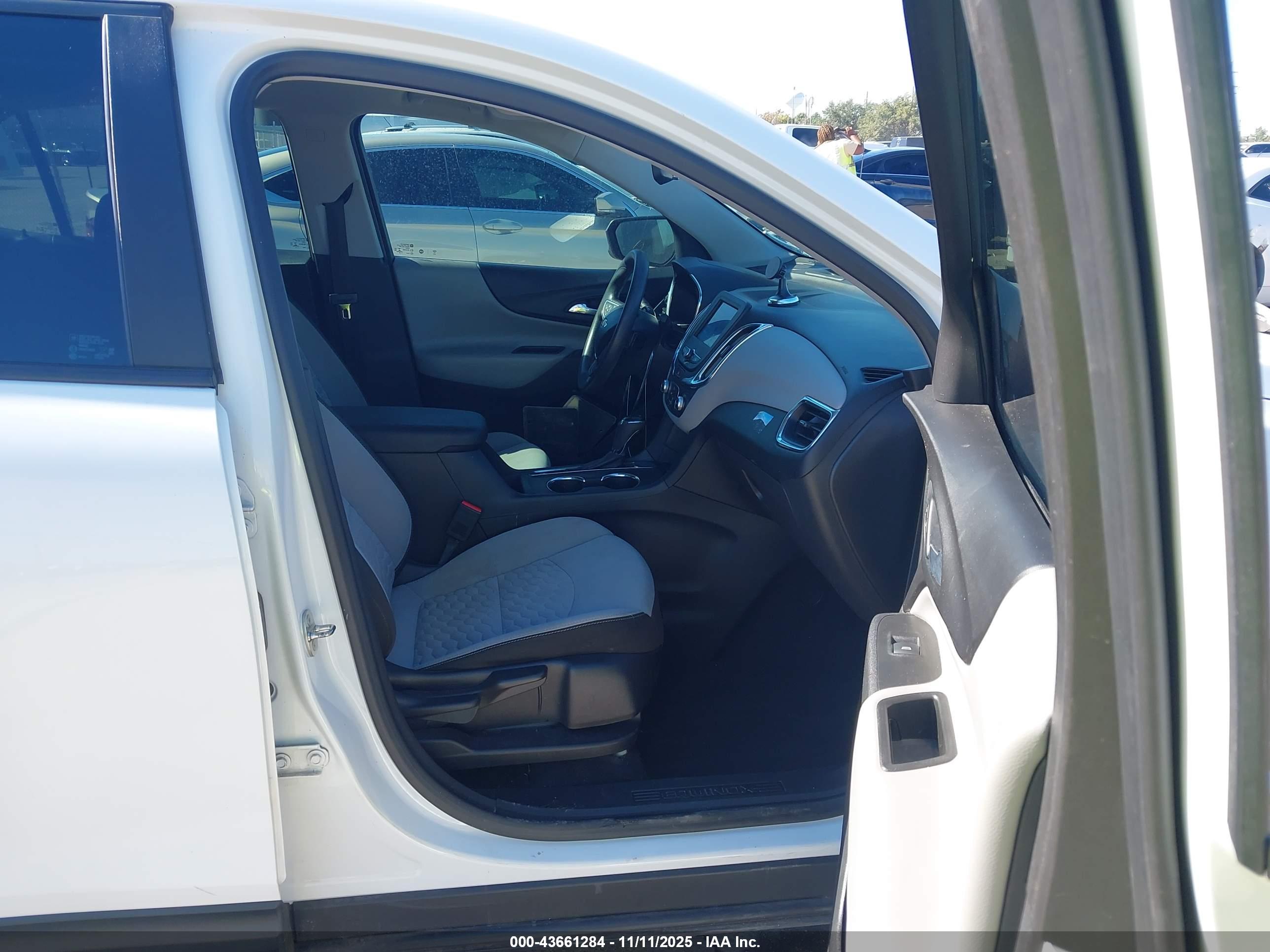 CHEVROLET EQUINOX image 5