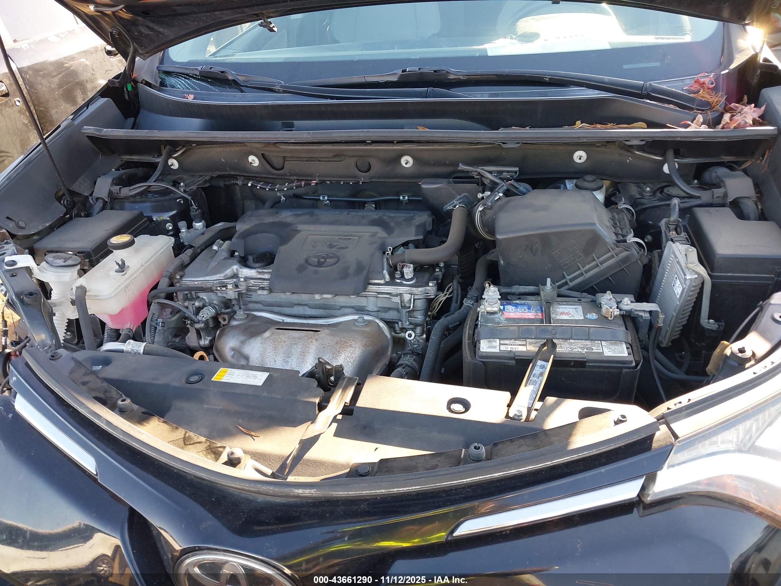 TOYOTA RAV4 image 10