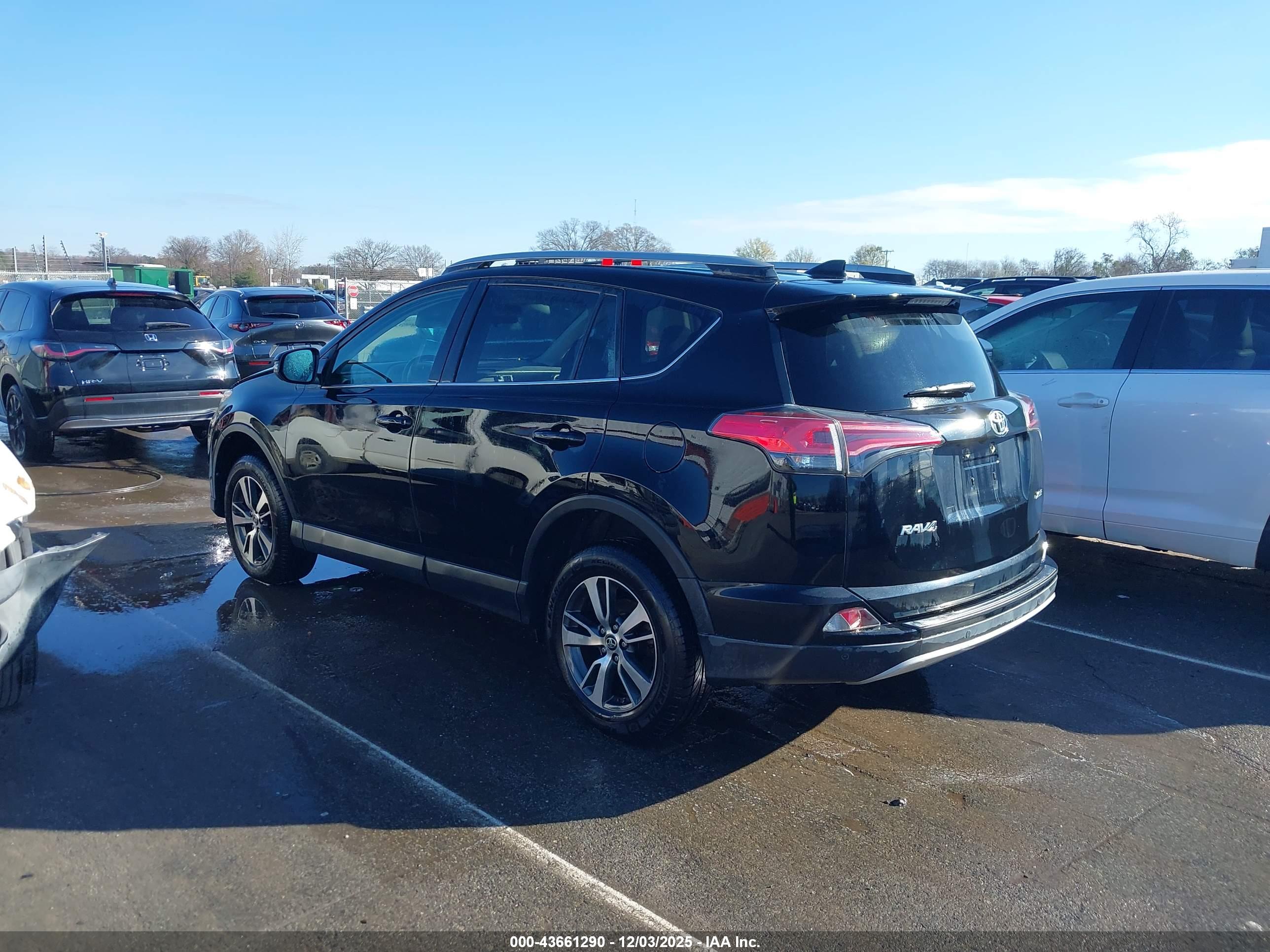 TOYOTA RAV4 image 3