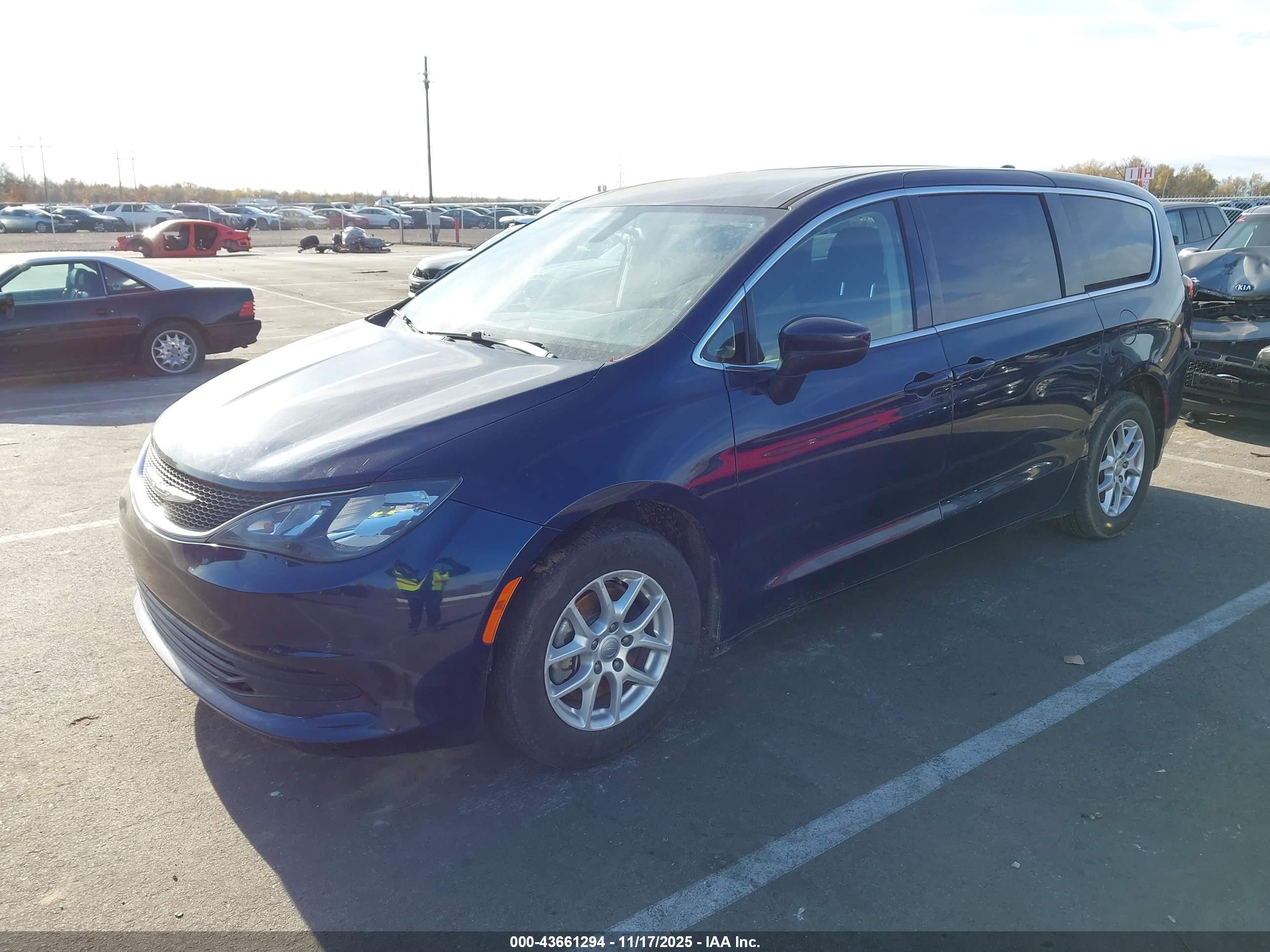 CHRYSLER PACIFICA image 2