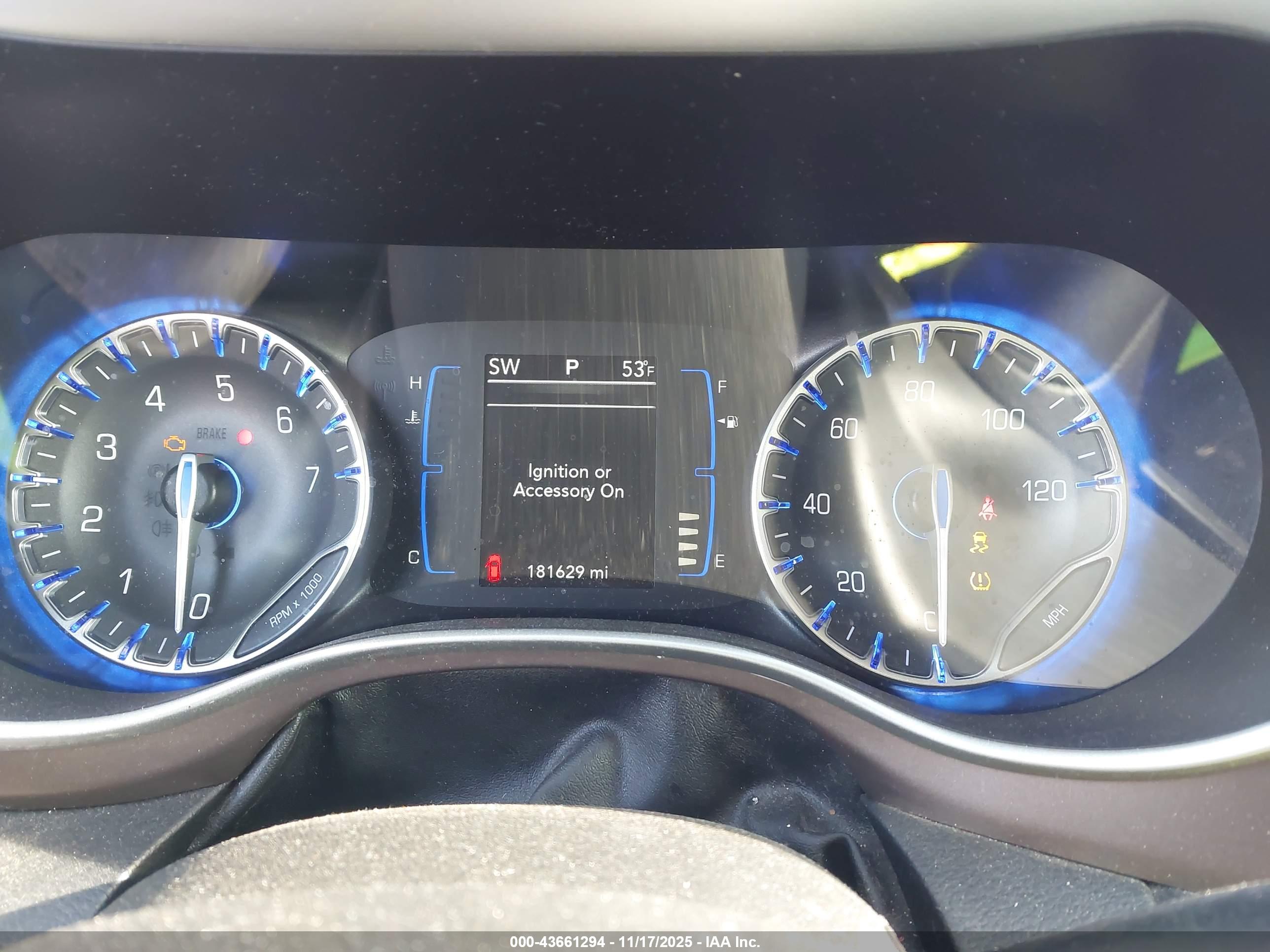 CHRYSLER PACIFICA image 7