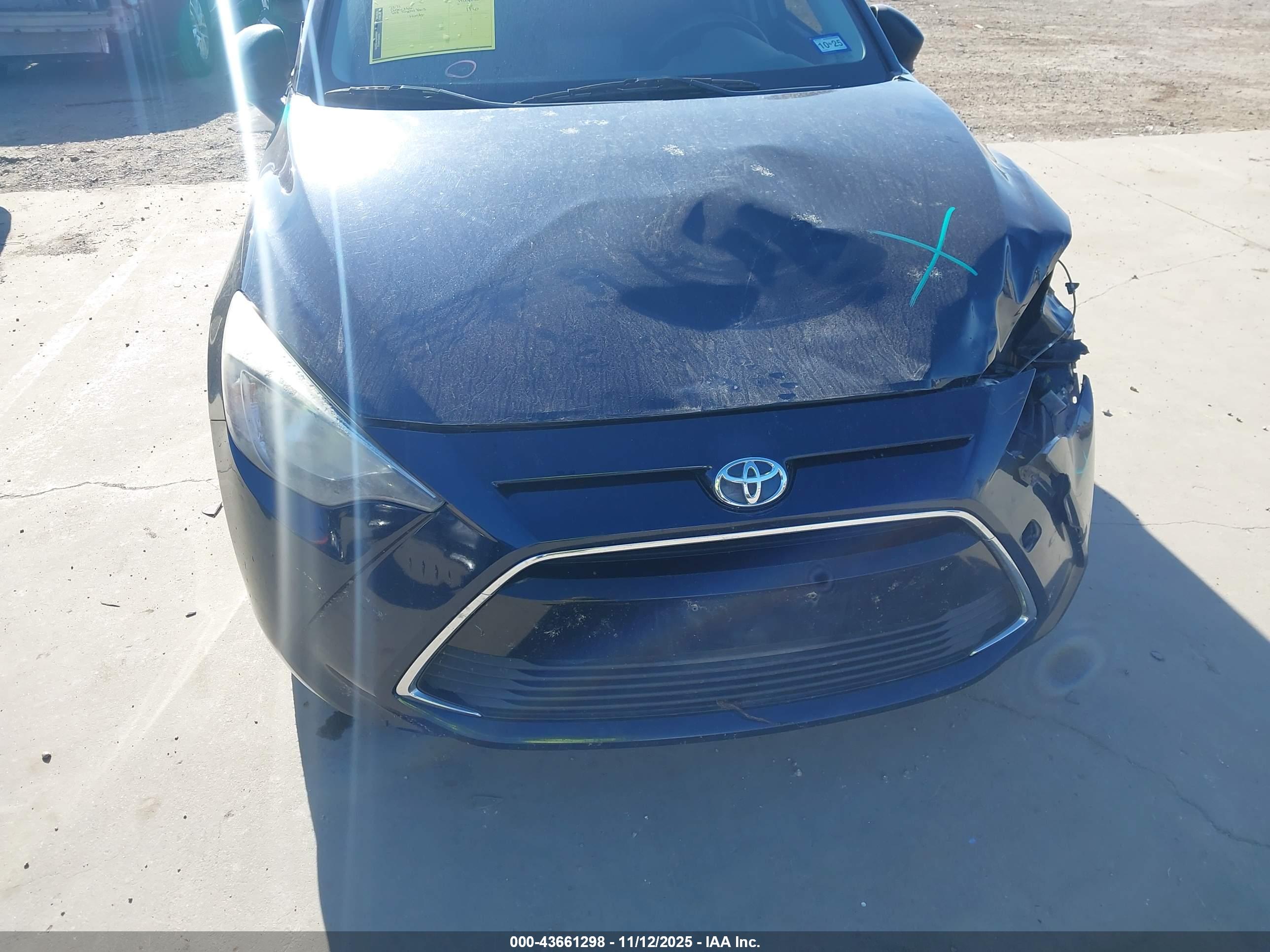 TOYOTA YARIS image 6