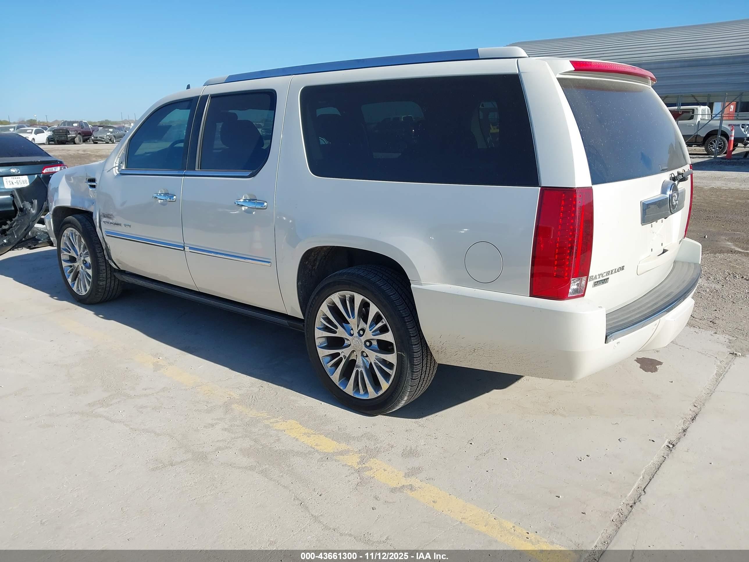 CADILLAC ESCALADE image 3