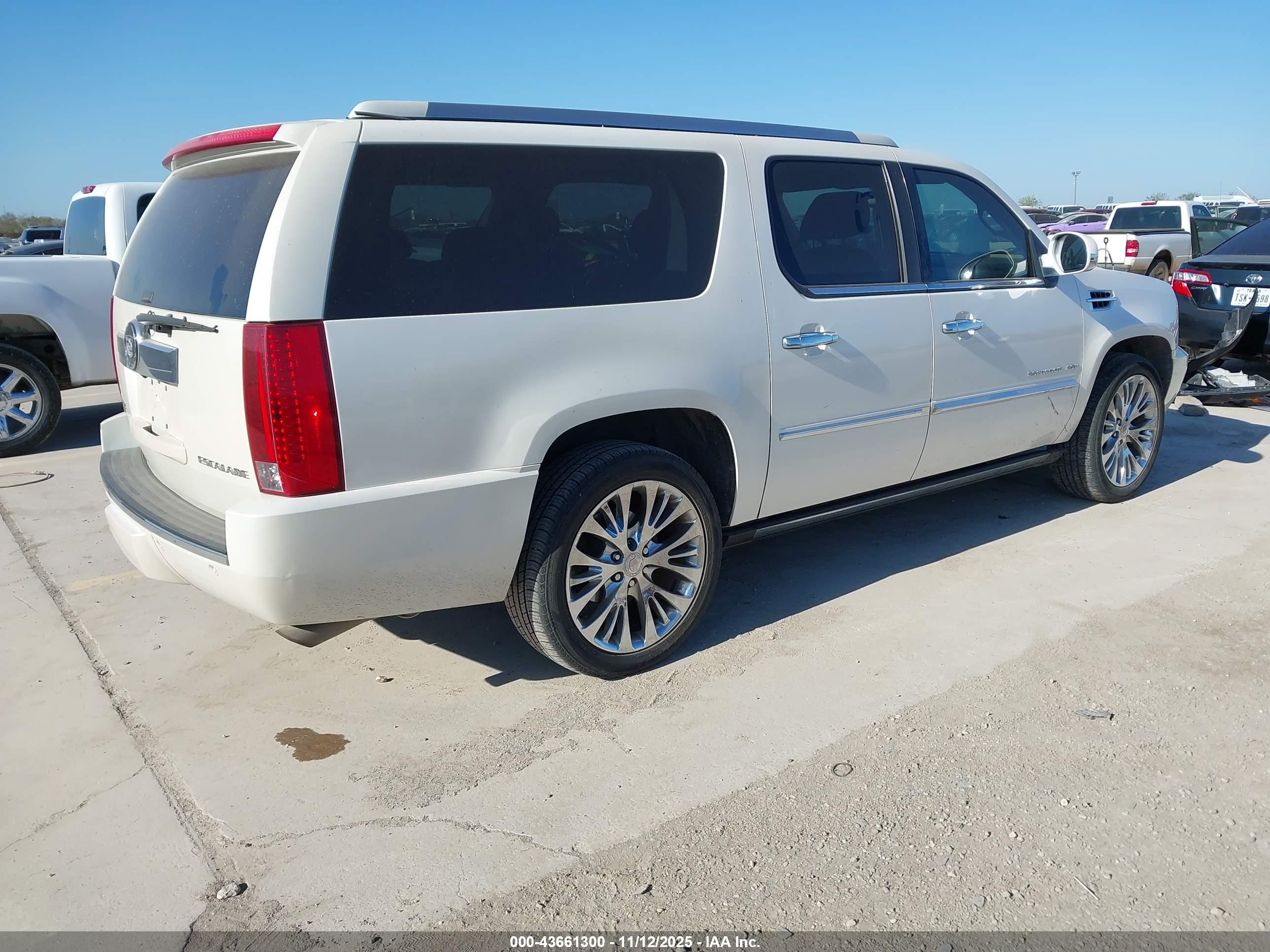 CADILLAC ESCALADE image 4