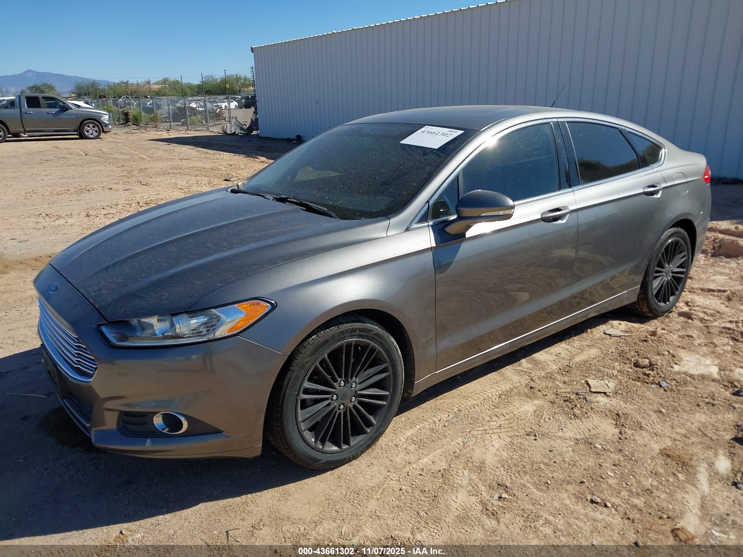 FORD FUSION image 2
