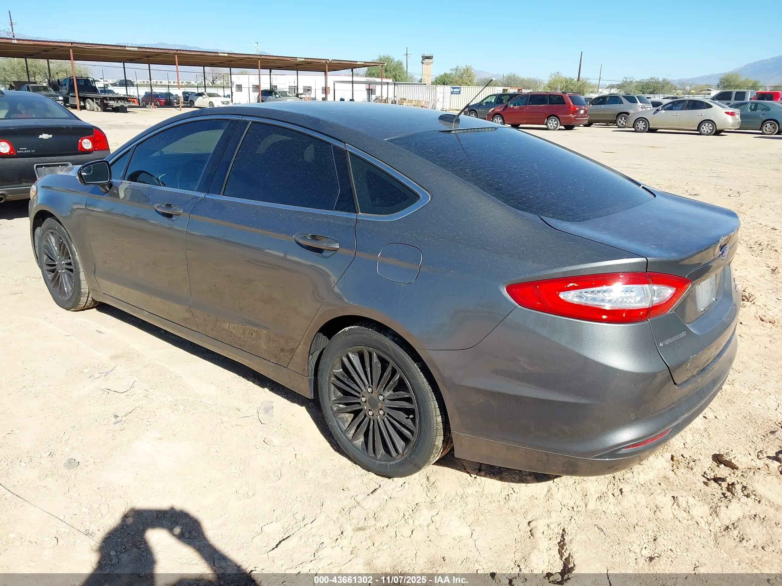 FORD FUSION image 3