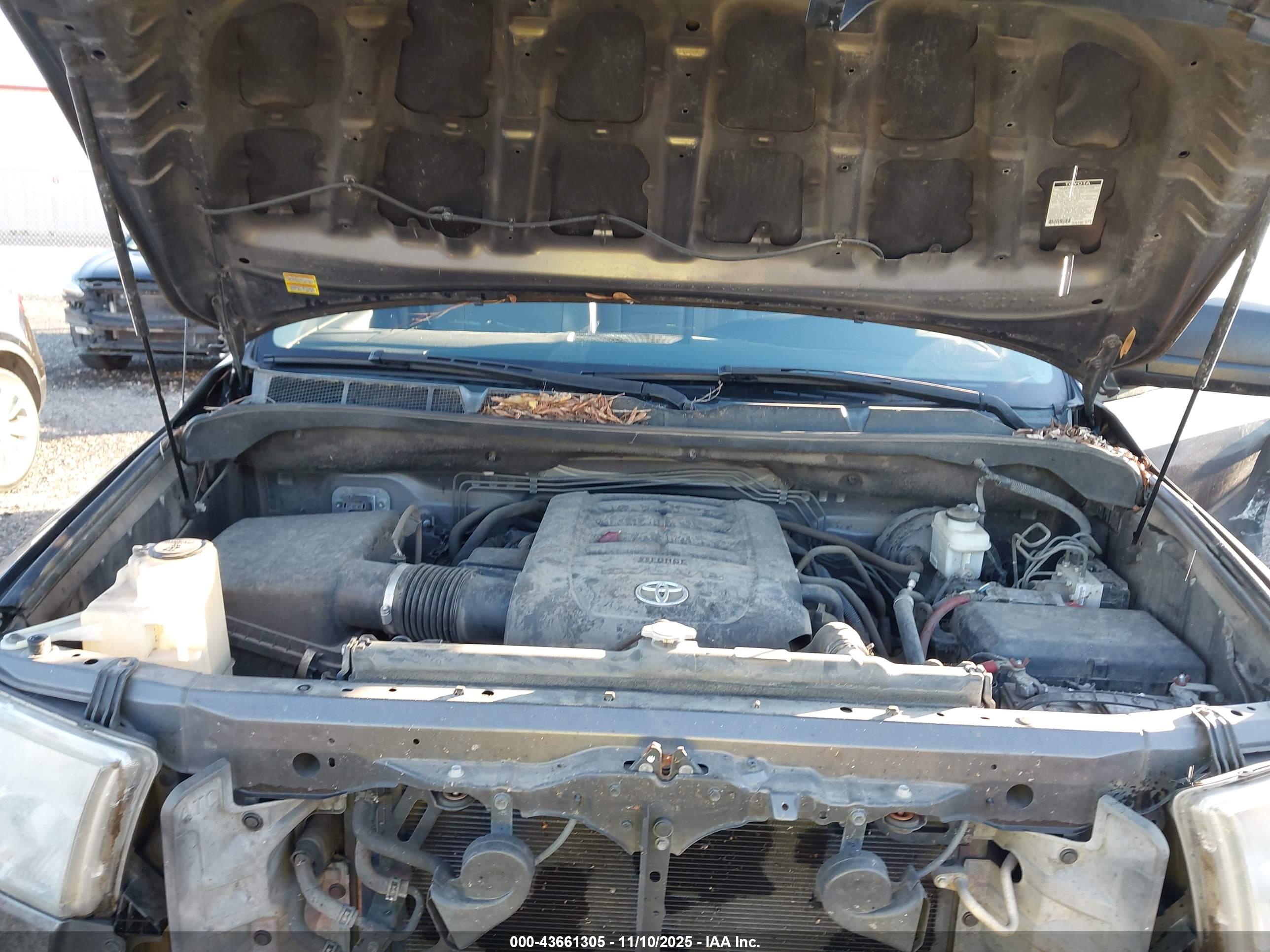 TOYOTA TUNDRA image 10
