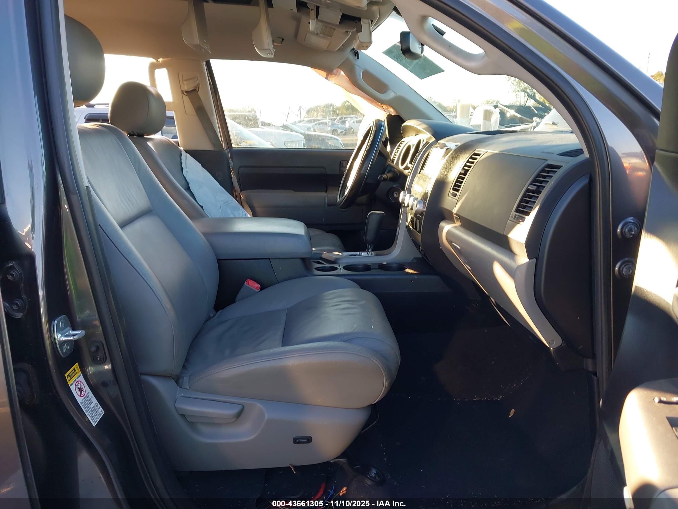 TOYOTA TUNDRA image 5