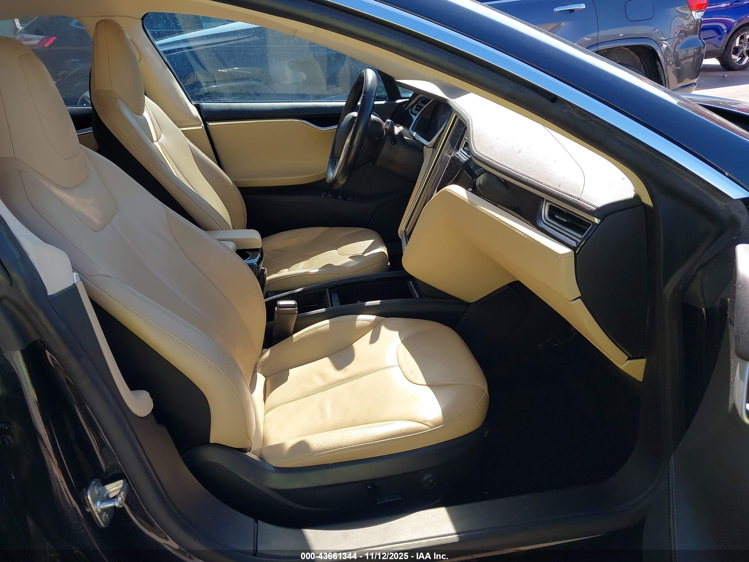 TESLA MODEL image 5