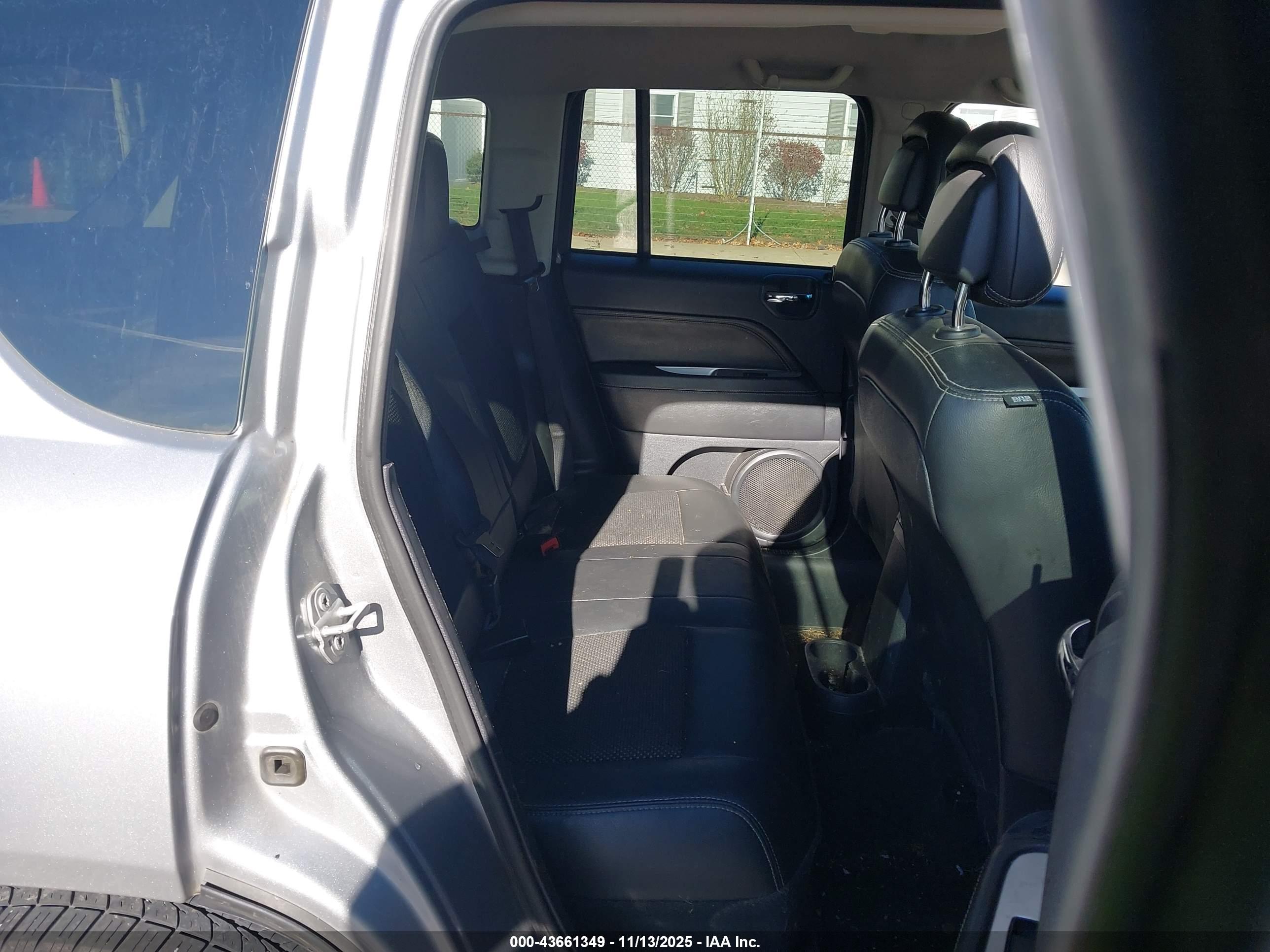 JEEP COMPASS image 8