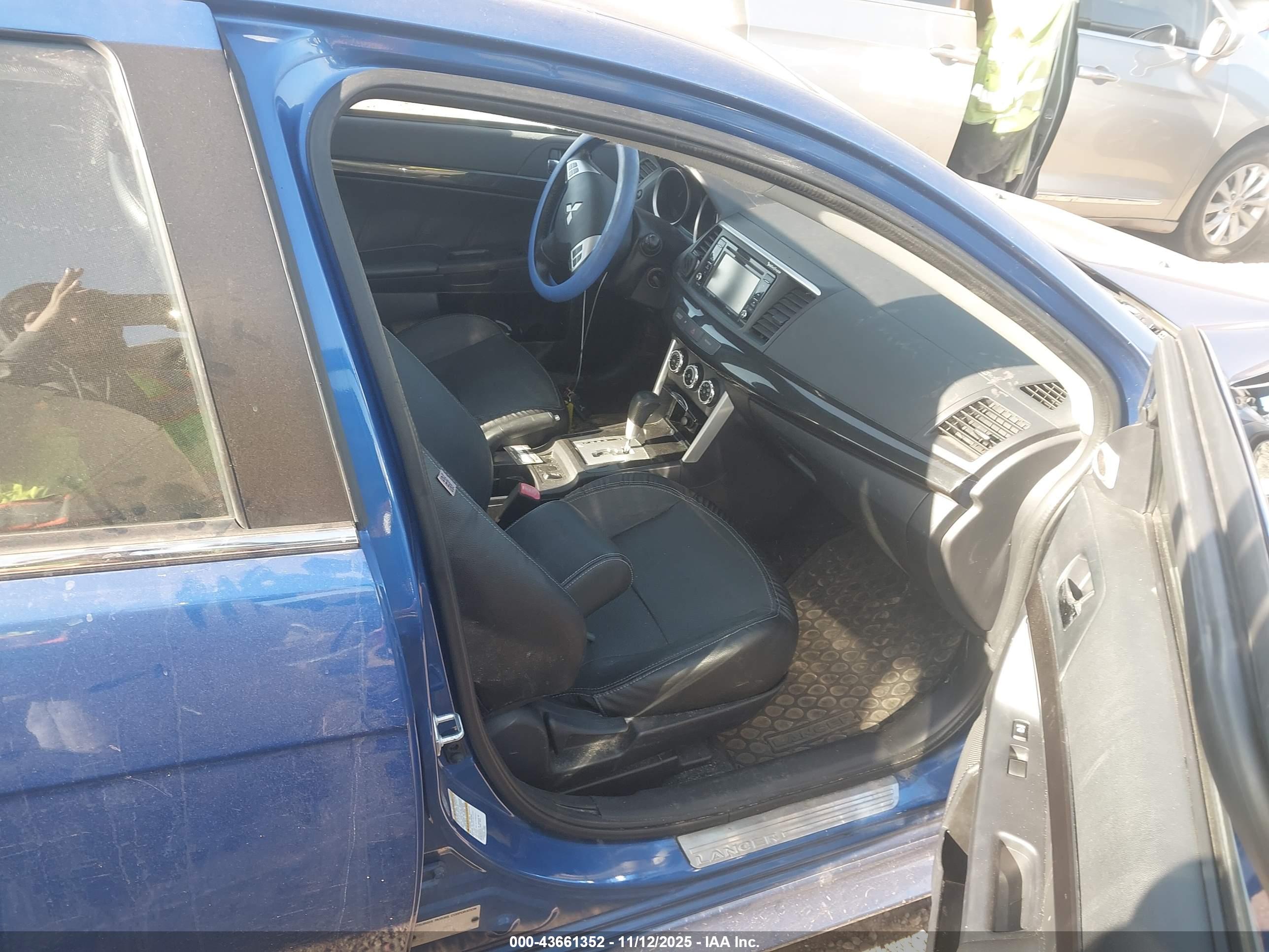 MITSUBISHI LANCER image 5