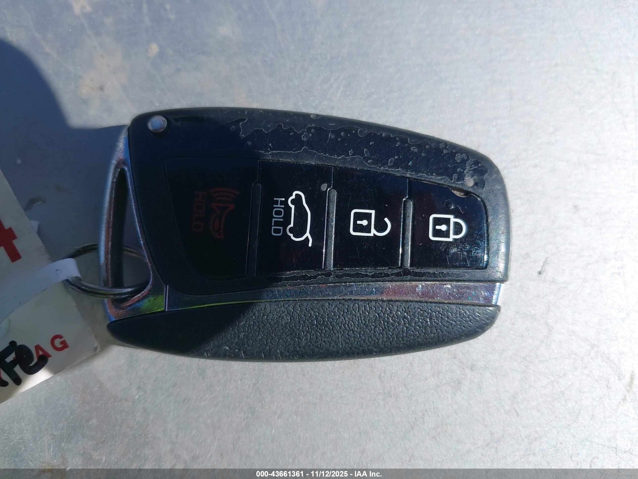 HYUNDAI SANTA image 11