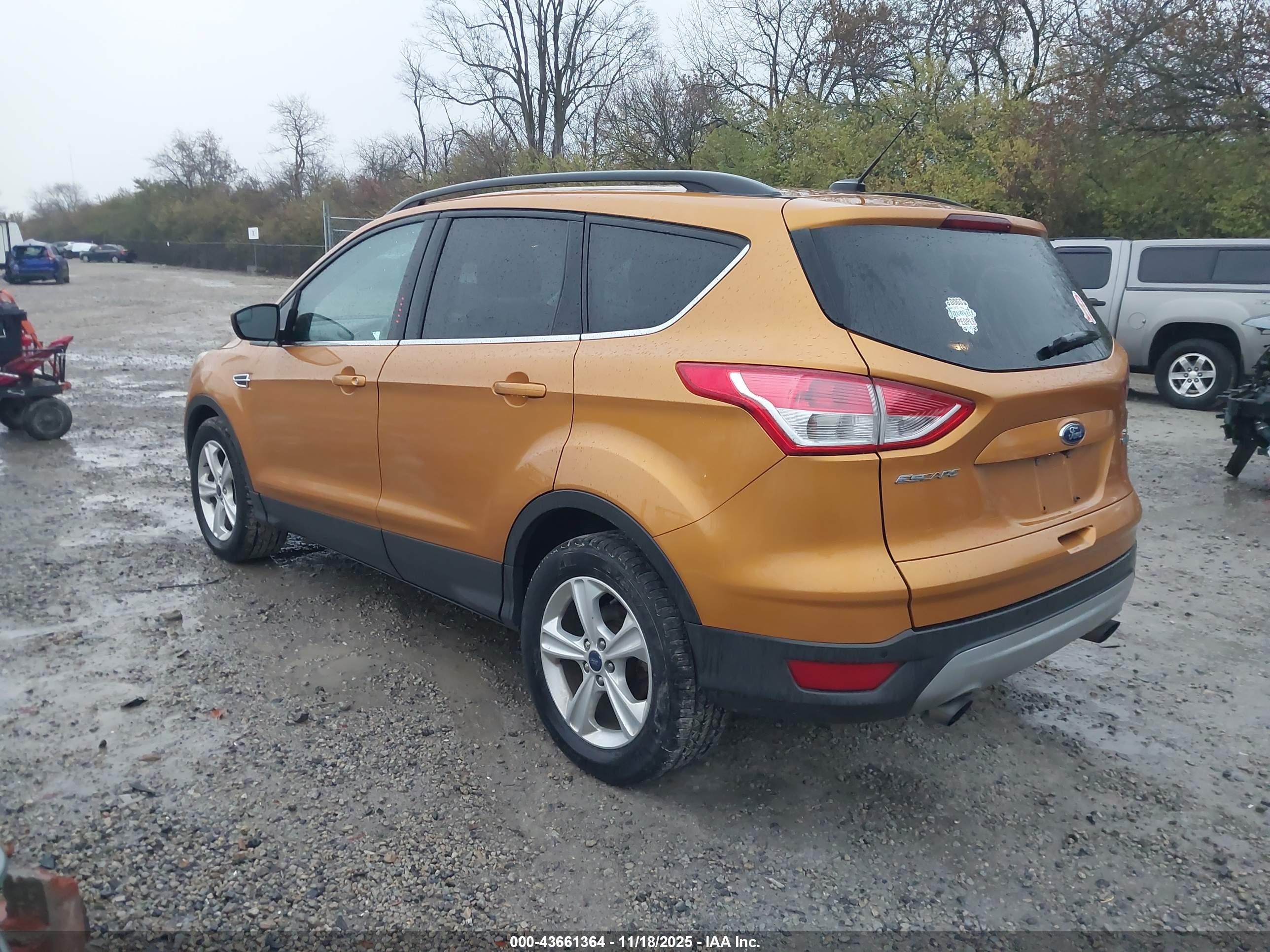 FORD ESCAPE image 3