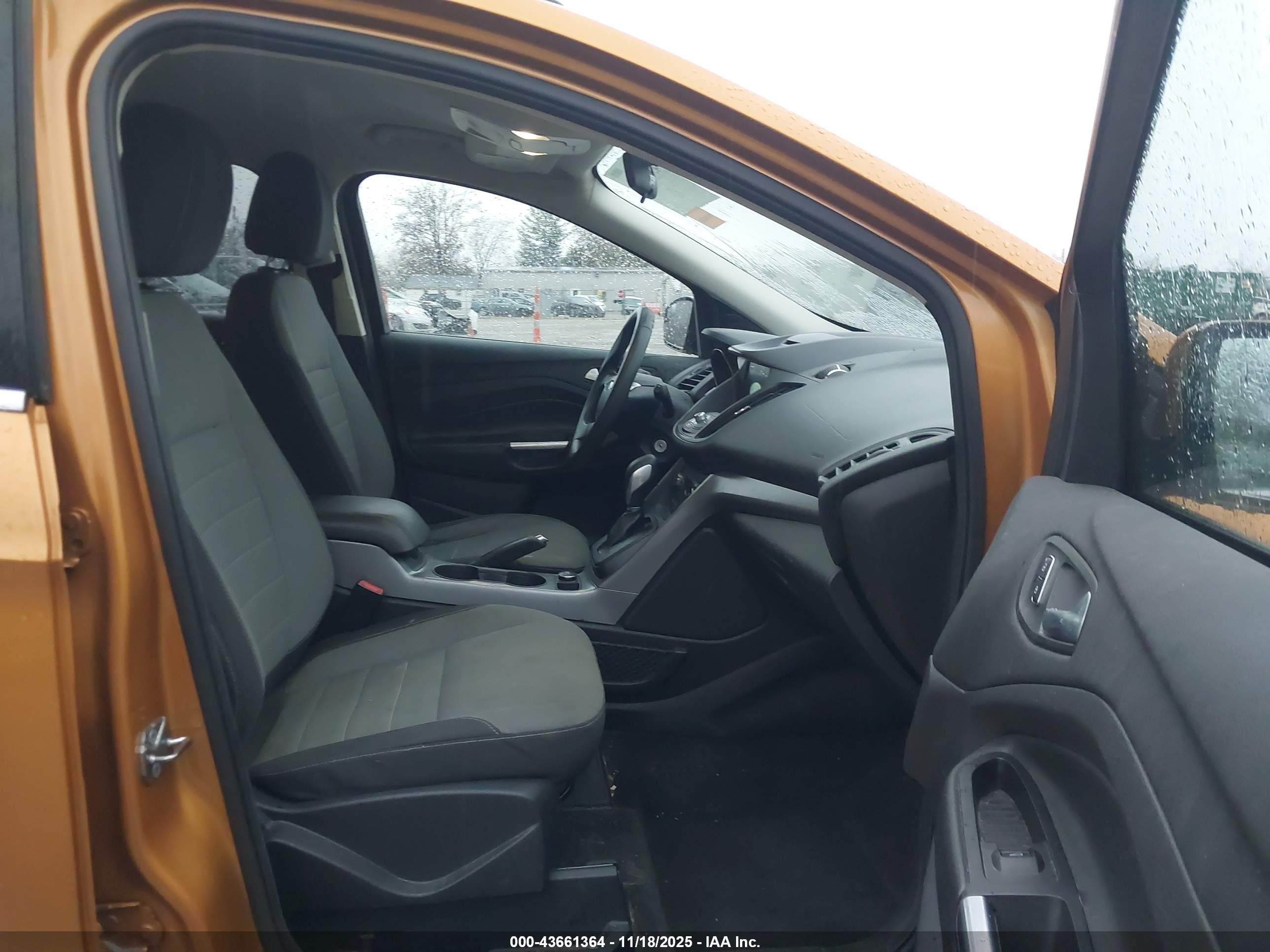 FORD ESCAPE image 5