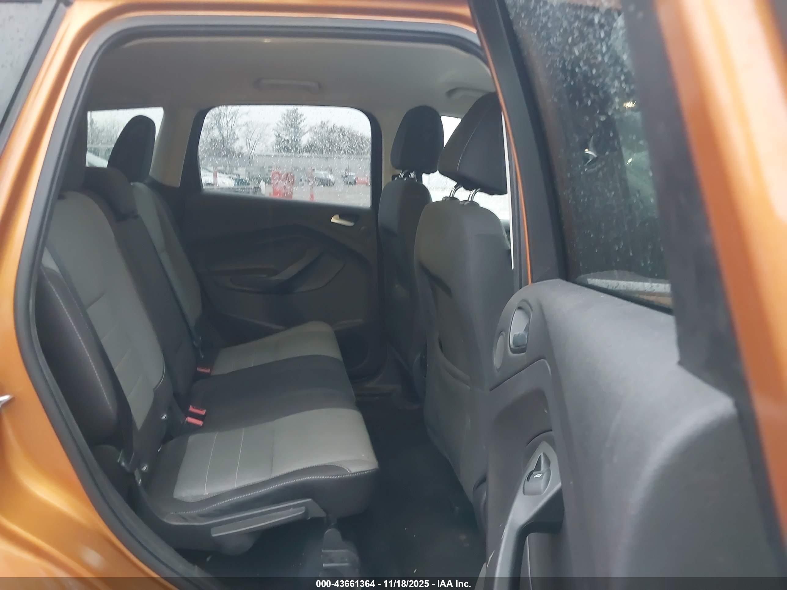 FORD ESCAPE image 8