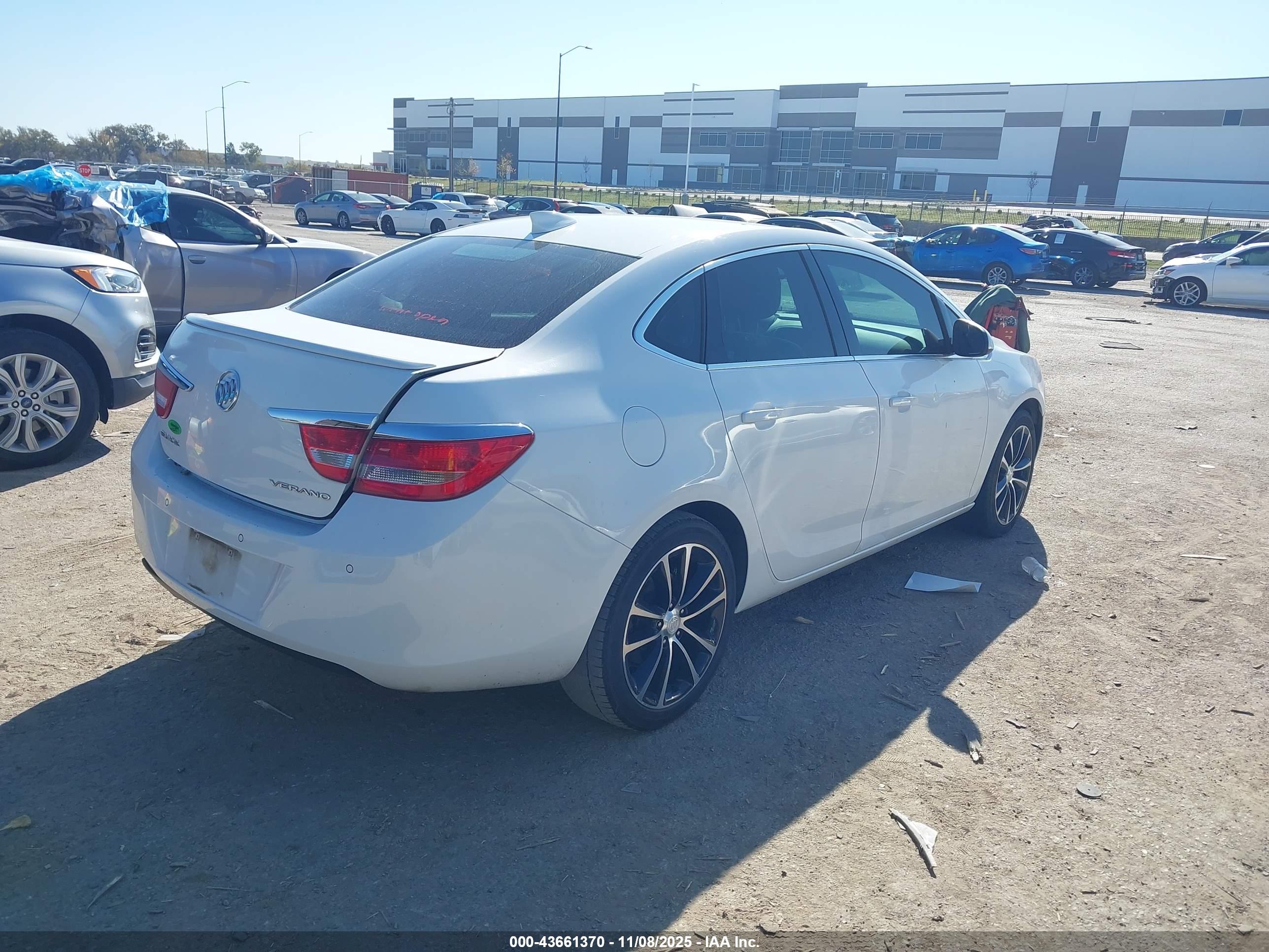 BUICK VERANO image 4