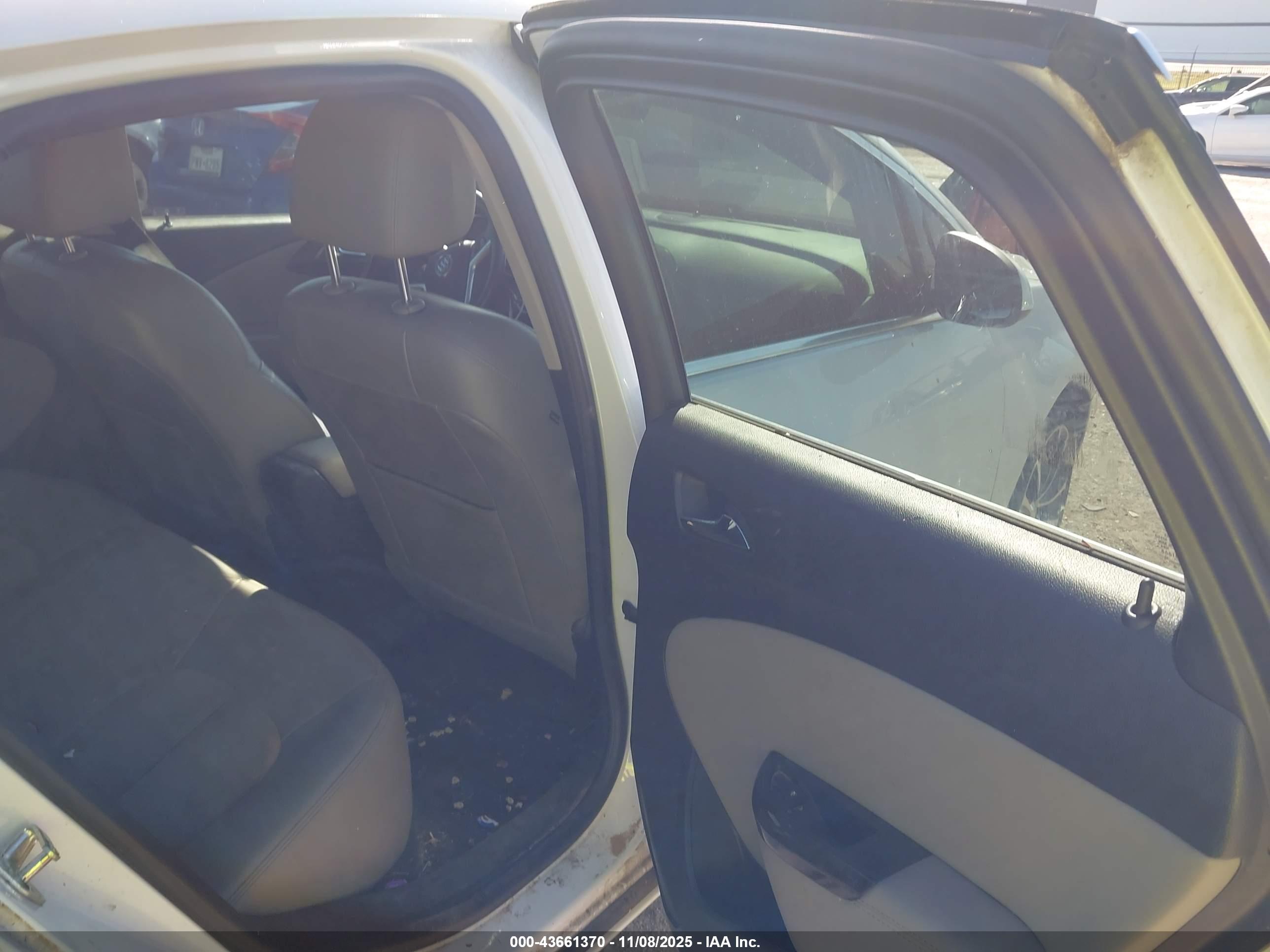 BUICK VERANO image 8