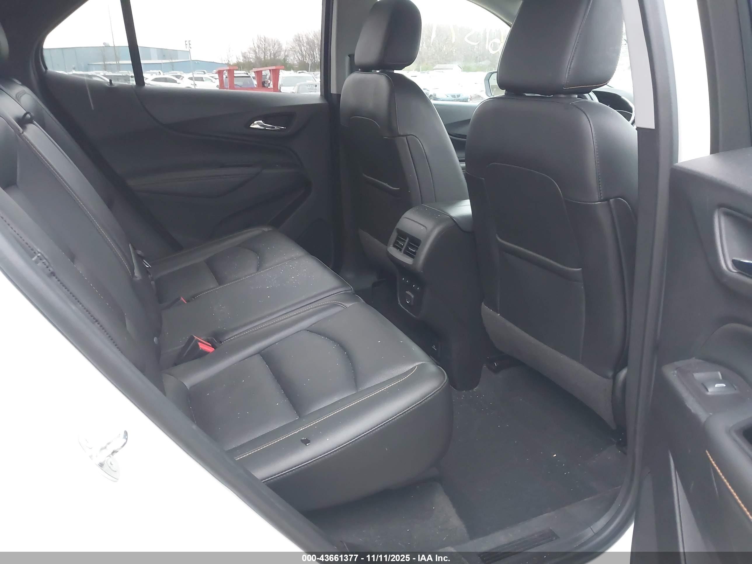CHEVROLET EQUINOX image 8
