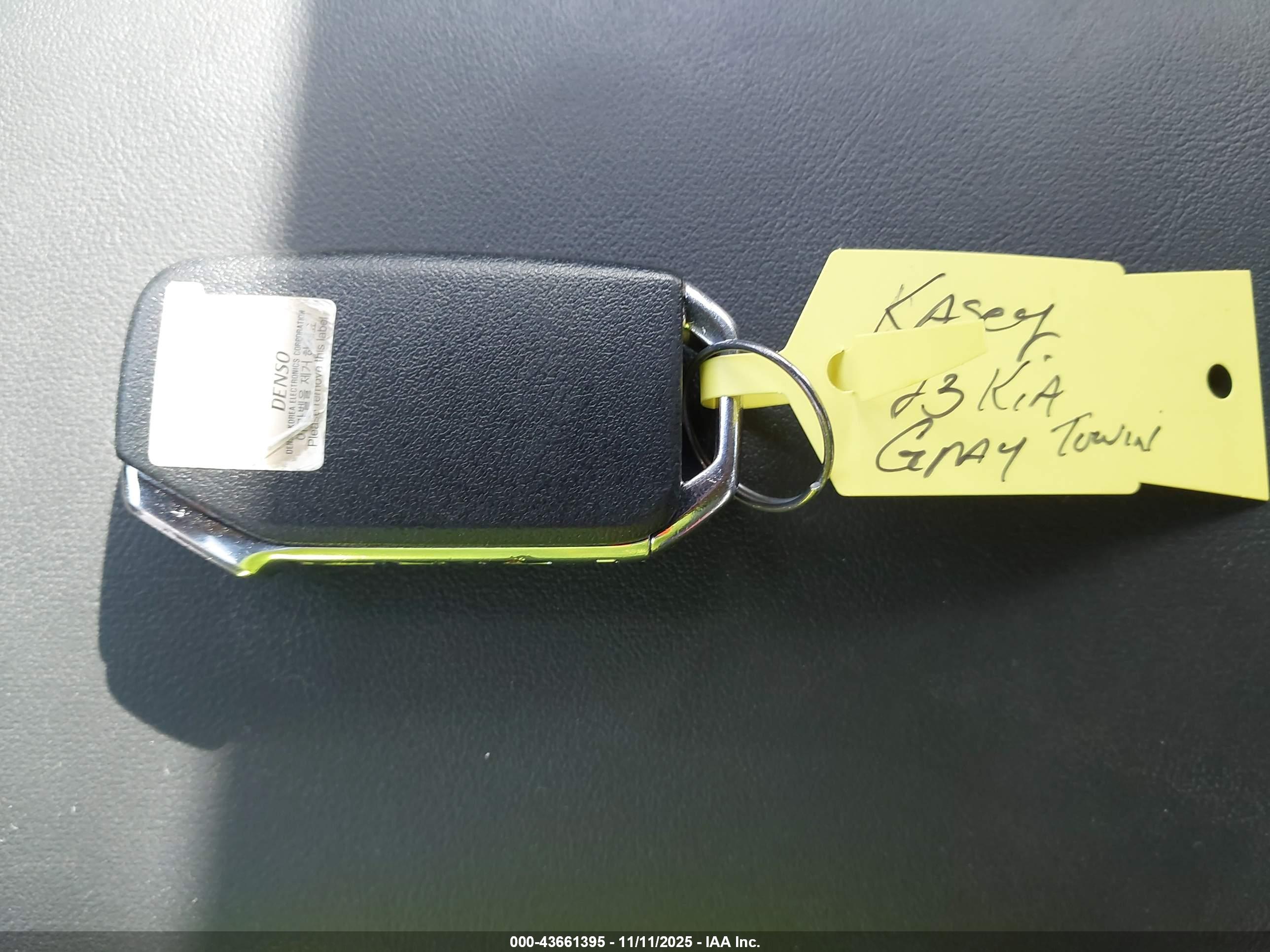 KIA K5 image 11