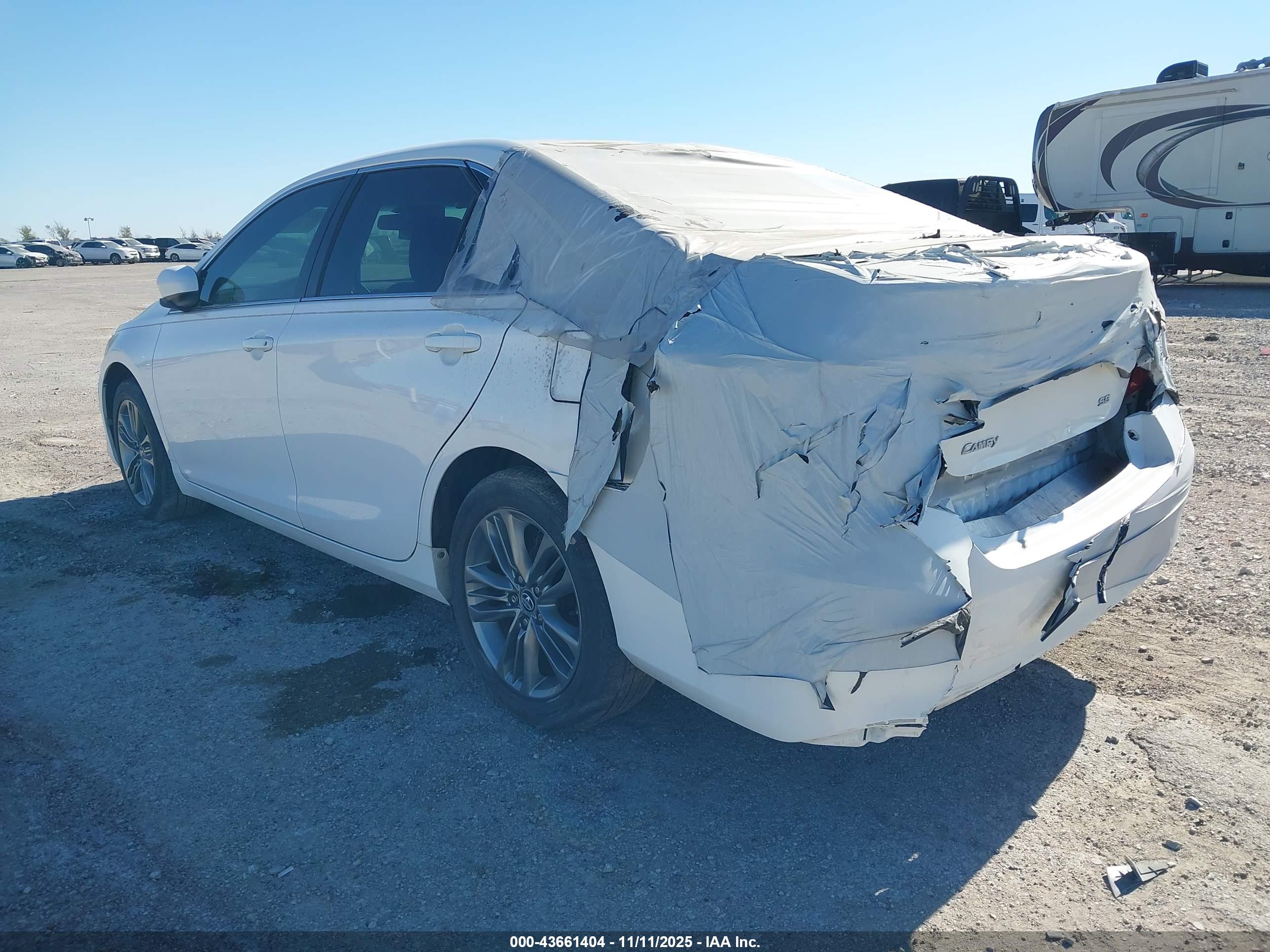 TOYOTA CAMRY image 3