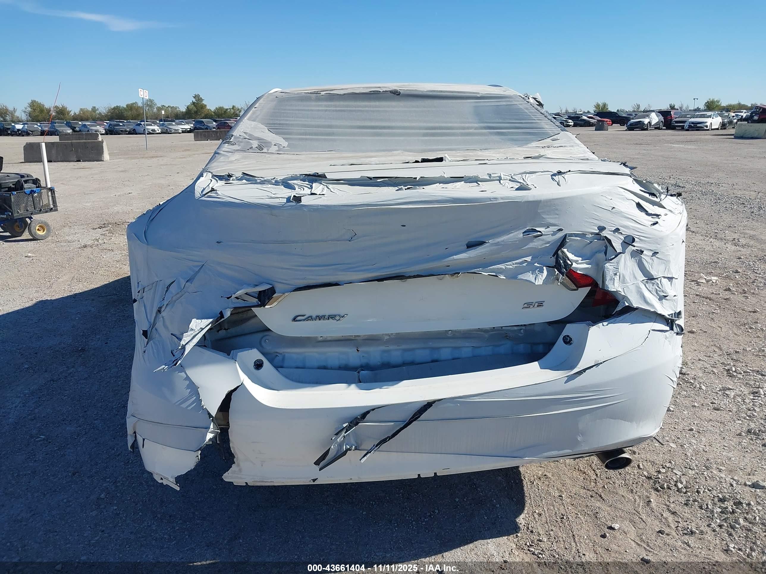 TOYOTA CAMRY image 6