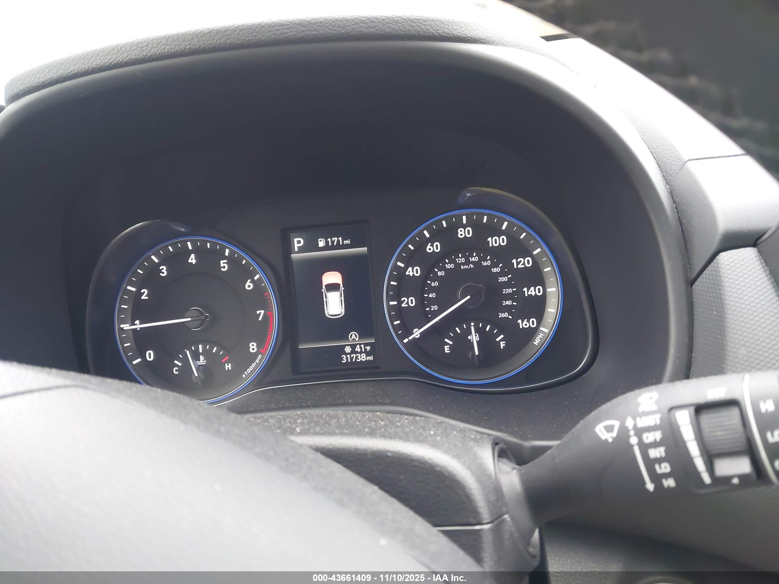 HYUNDAI KONA image 7