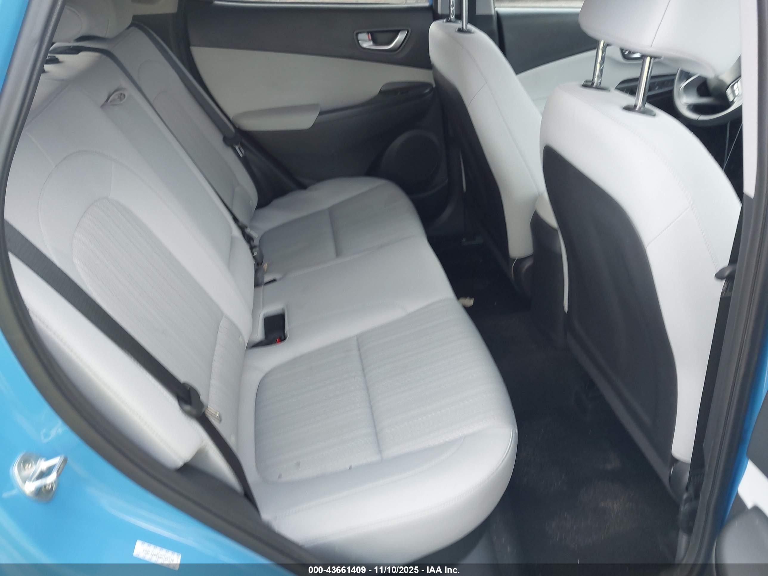 HYUNDAI KONA image 8