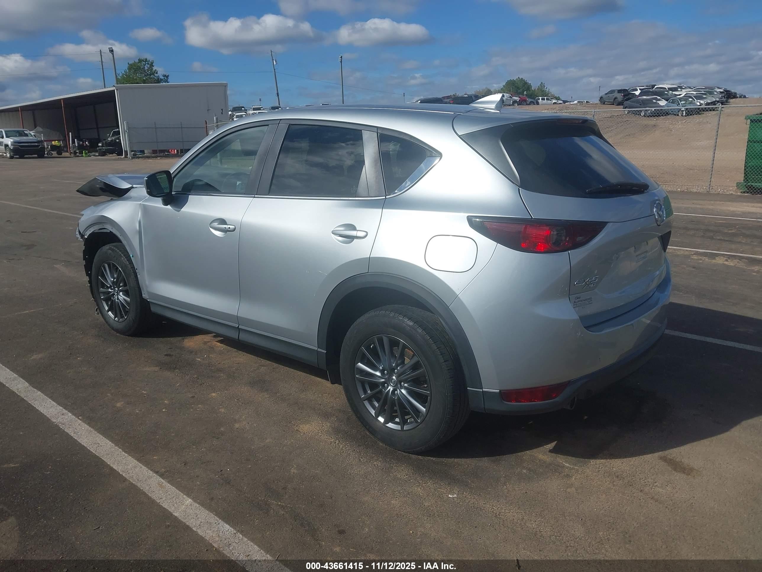 MAZDA CX-5 image 3