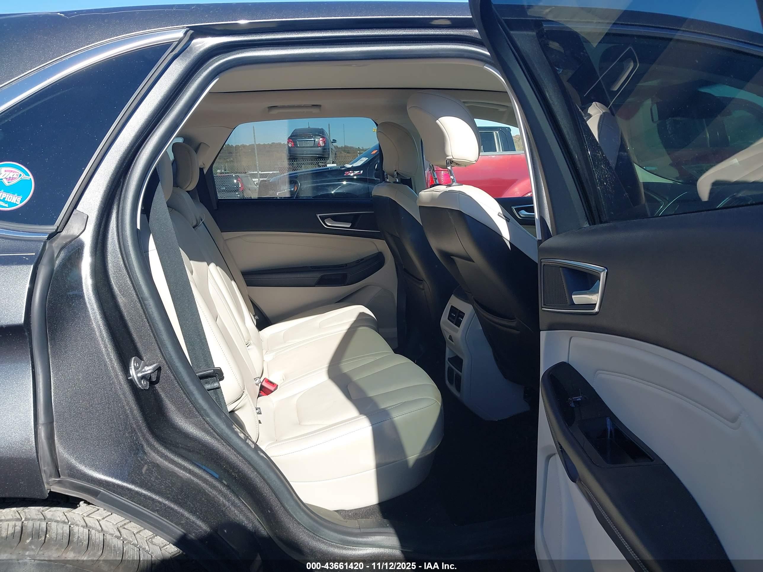 FORD EDGE image 8