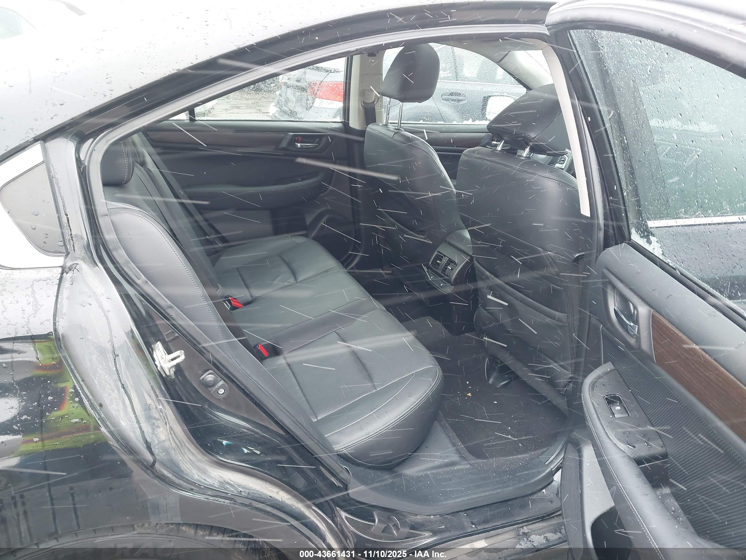 SUBARU LEGACY image 8