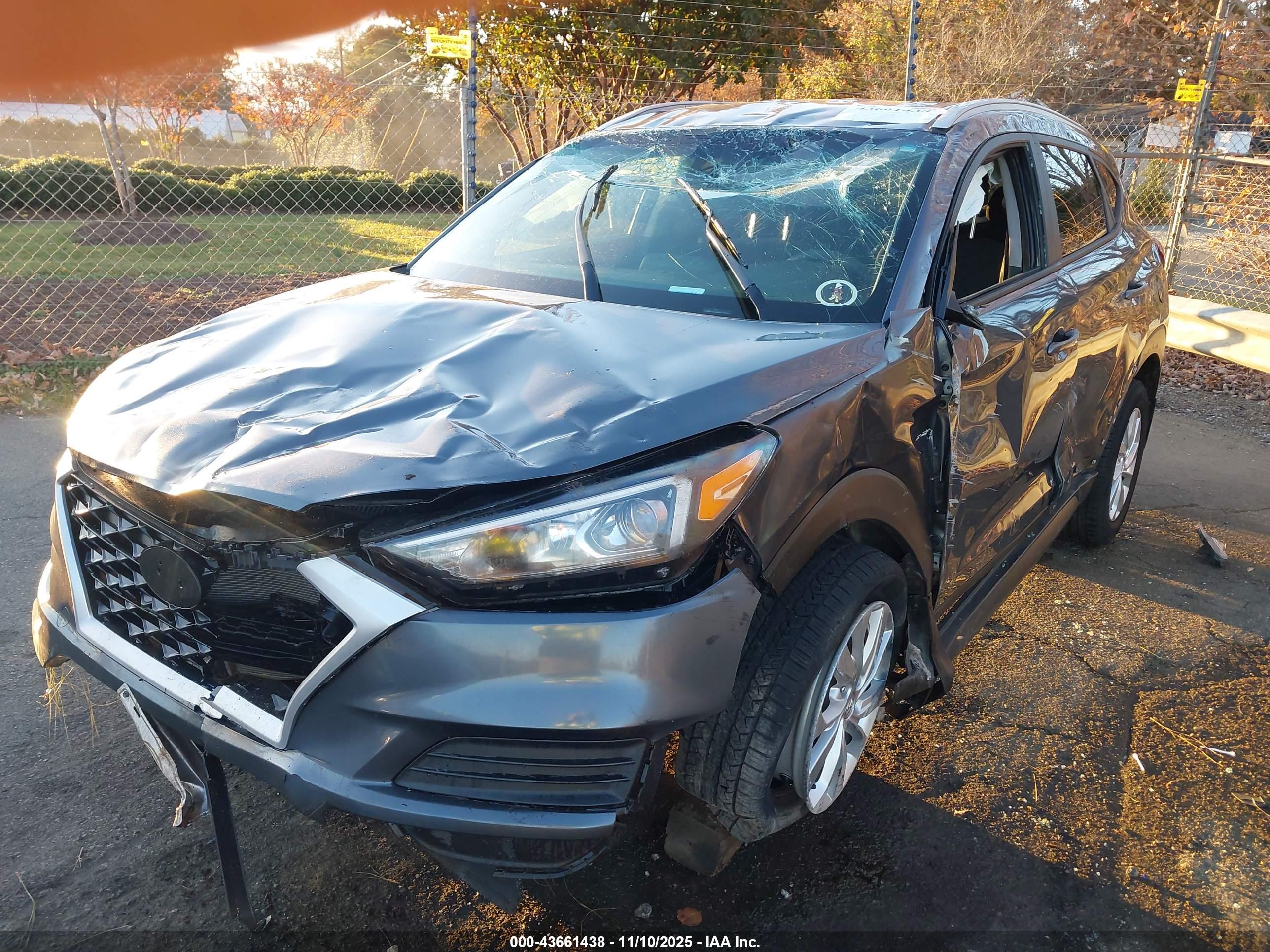 HYUNDAI TUCSON image 2