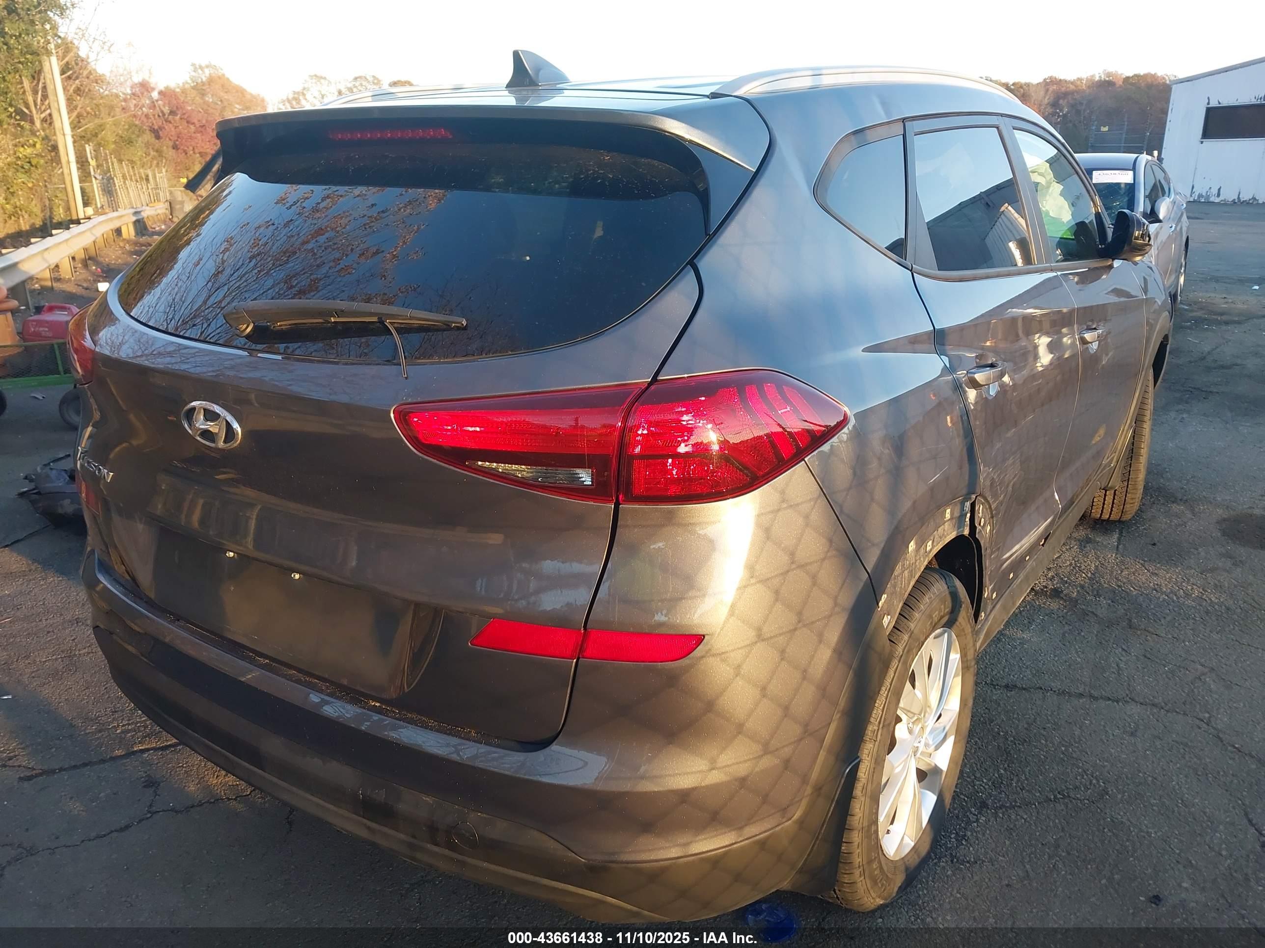 HYUNDAI TUCSON image 4