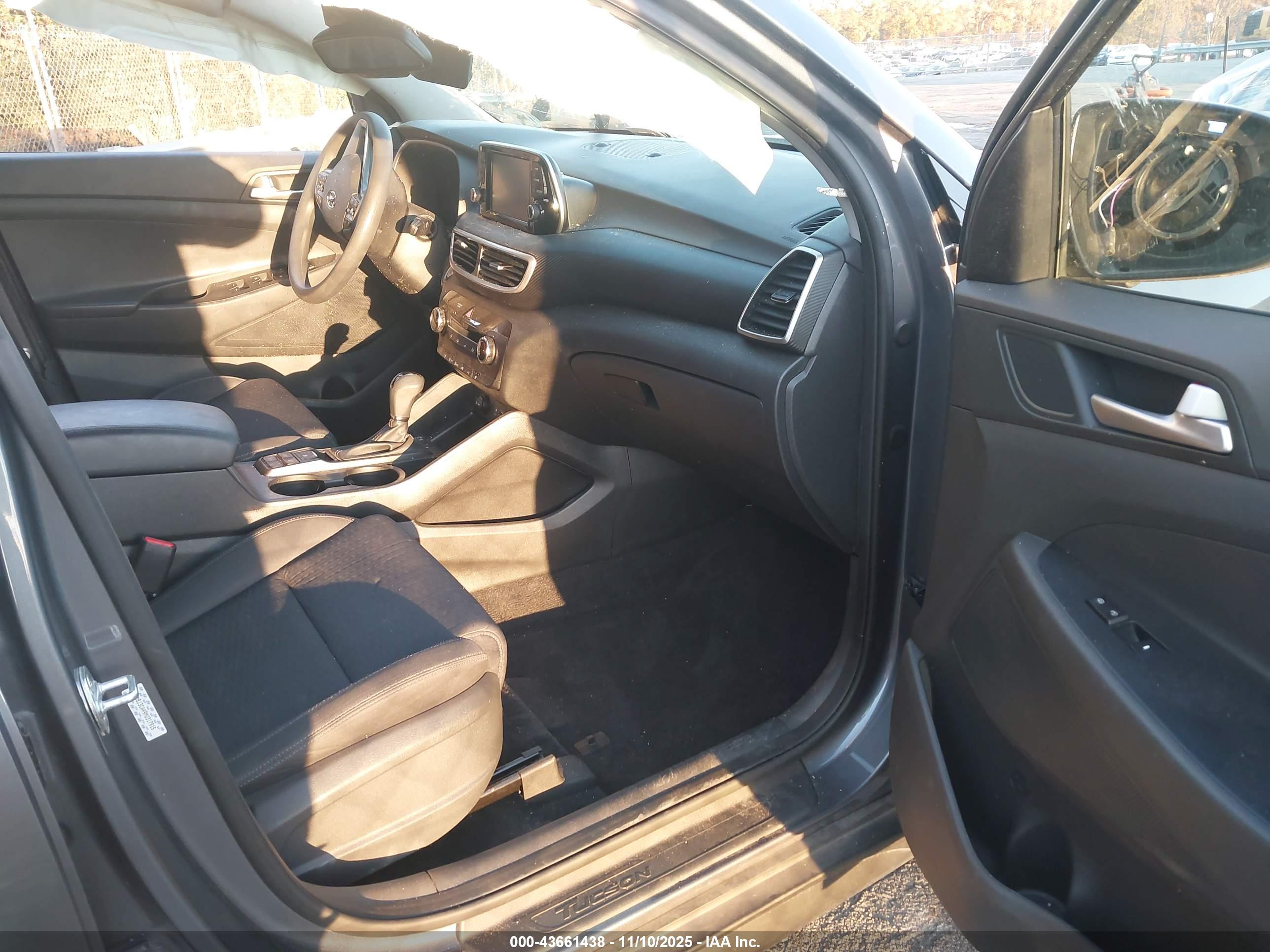 HYUNDAI TUCSON image 5