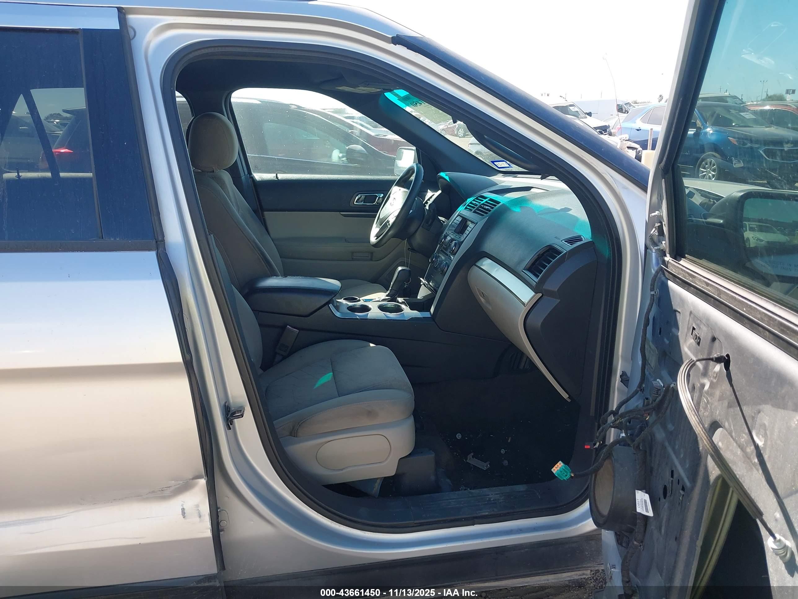 FORD EXPLORER image 5