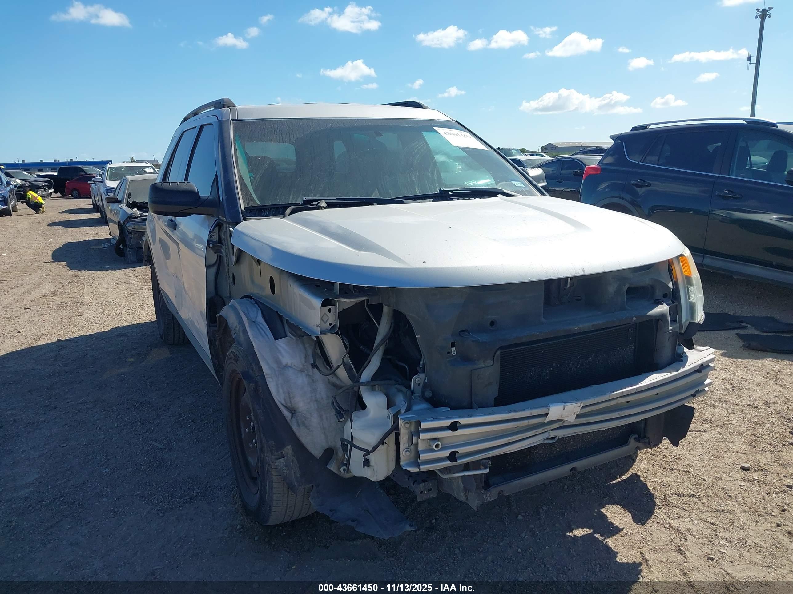 FORD EXPLORER image 6