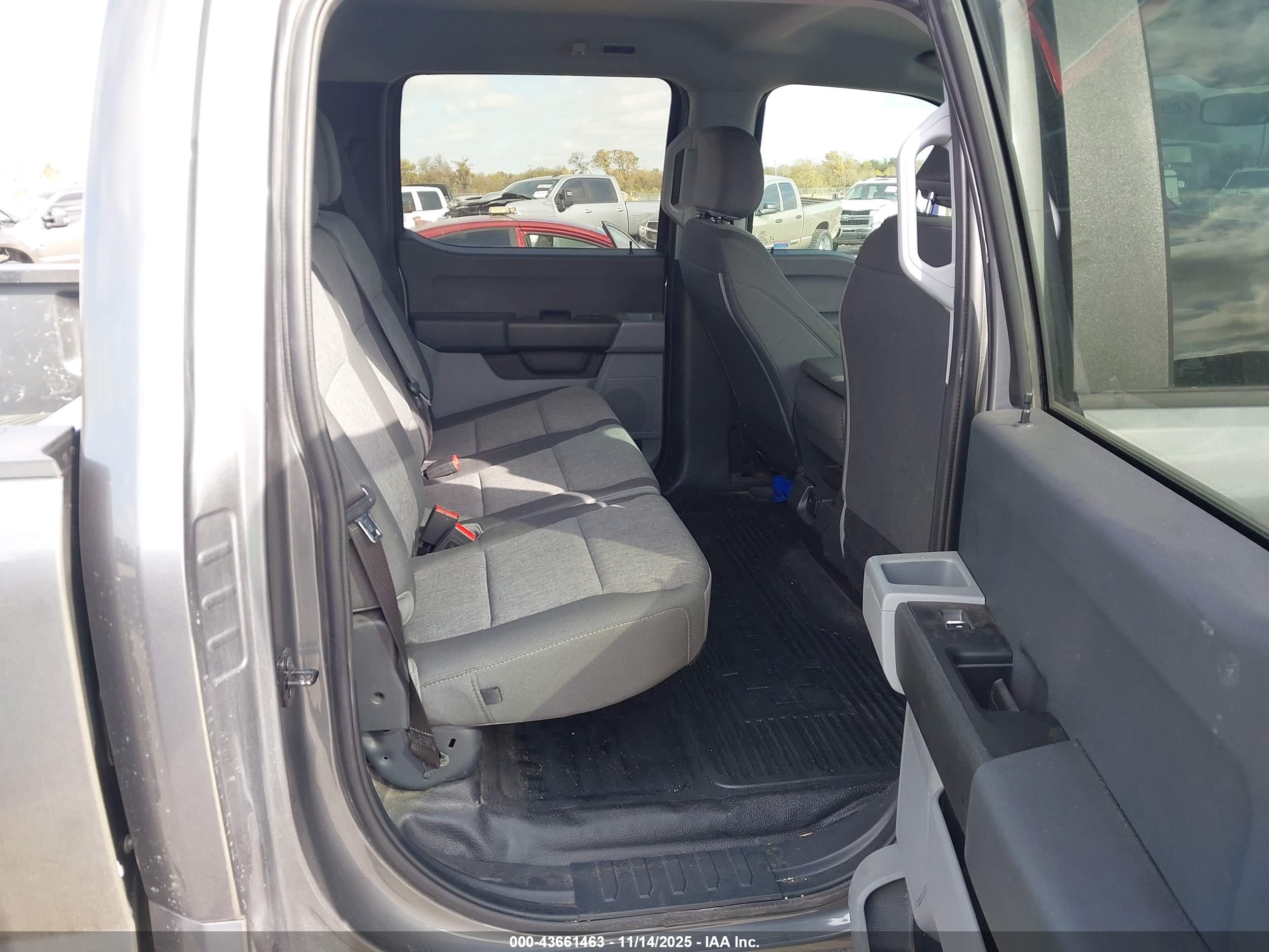 FORD F-350 image 8