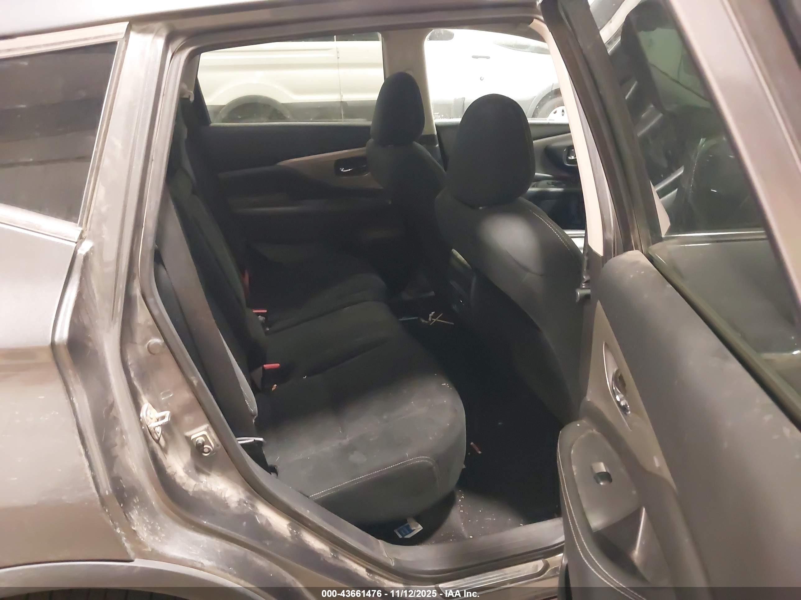 NISSAN MURANO image 8